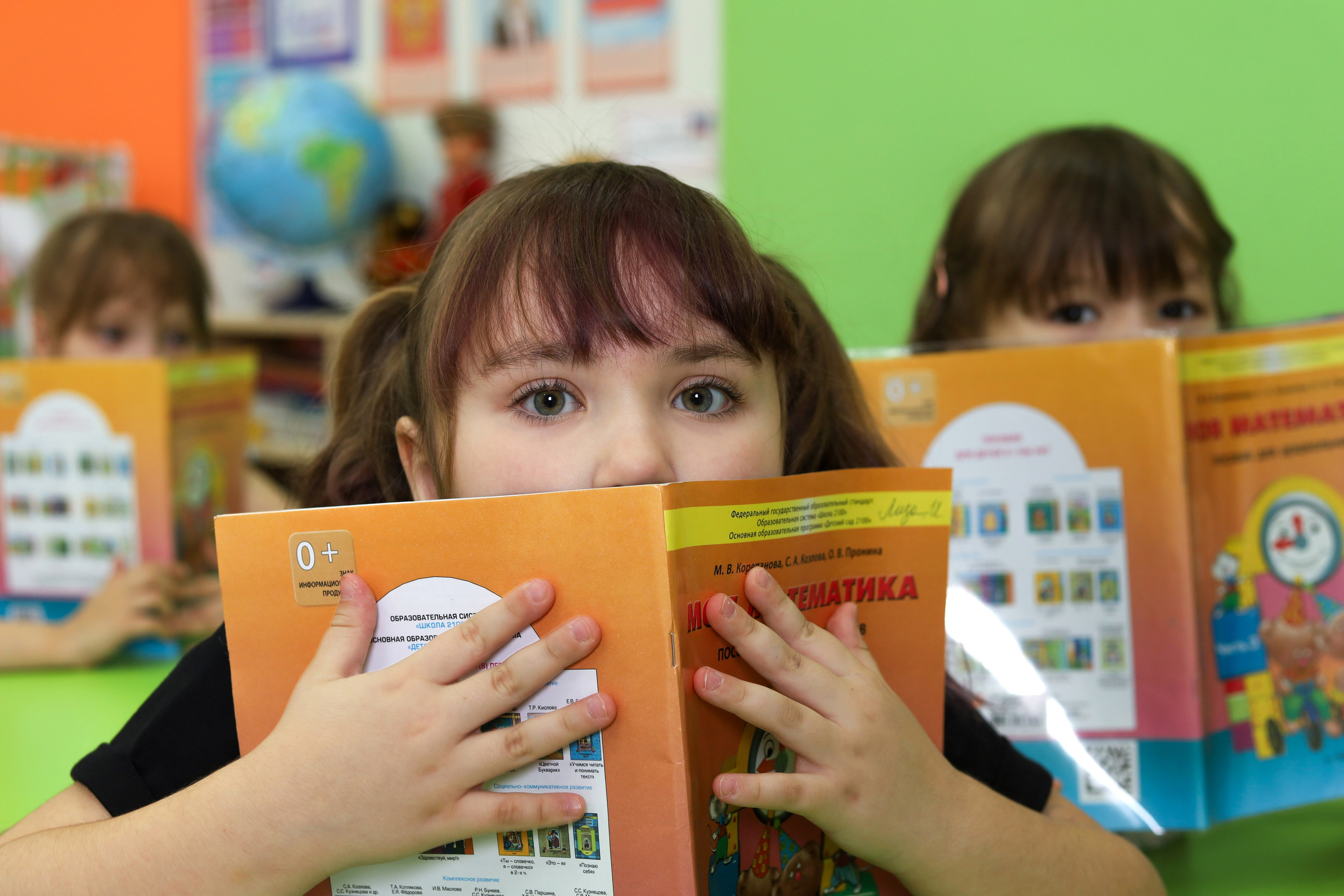 Выпускные альбомы для детского сада печать на заказ. Выпускные альбомы в Тюмени для школ, садов, вузов спортивных секций