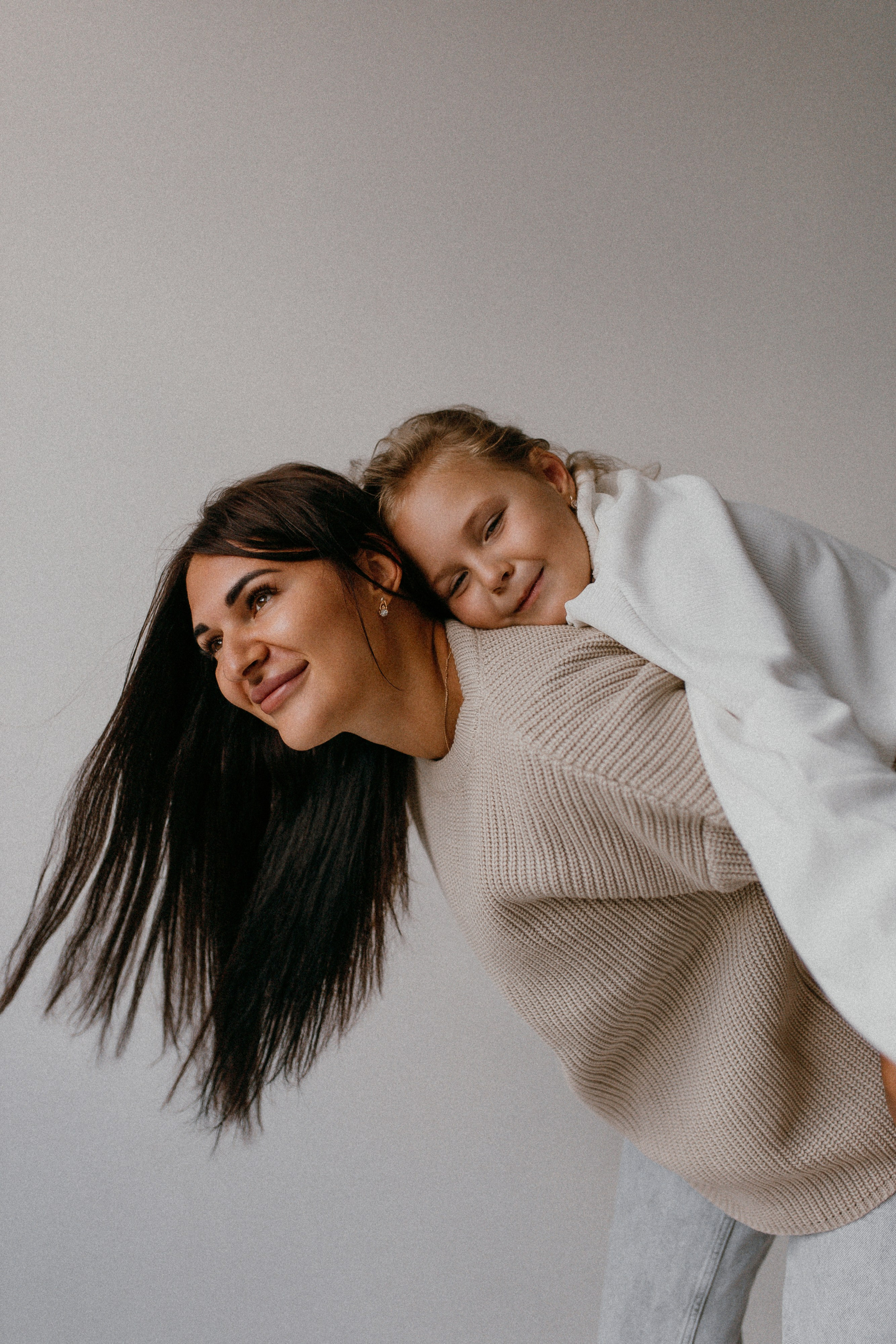 Есения и мама. Семейный фотограф Губкин/Старый Оскол