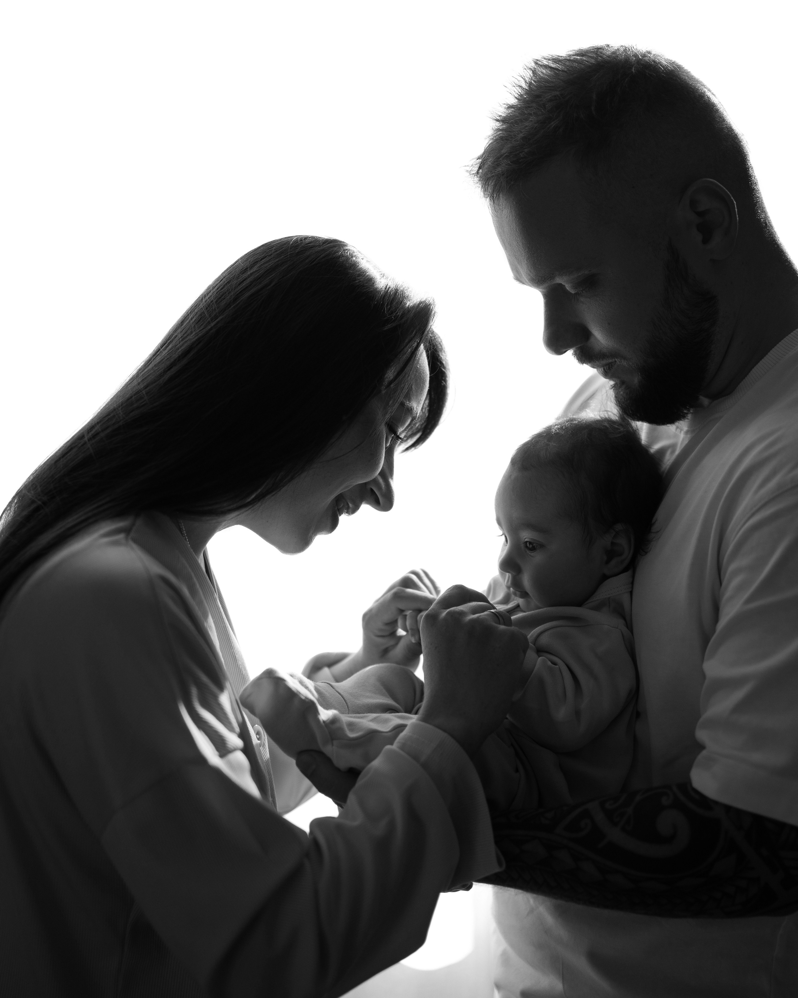 | ПЕРВЫЕ МГНОВЕНИЯ |