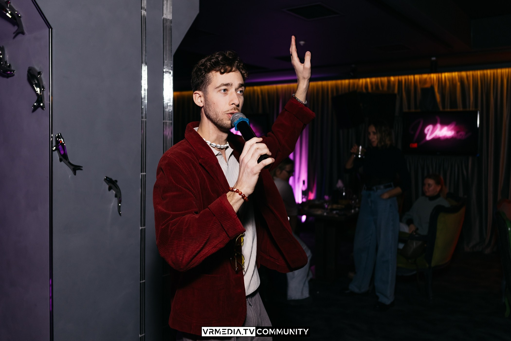 Вечер в караоке-баре «Volna»