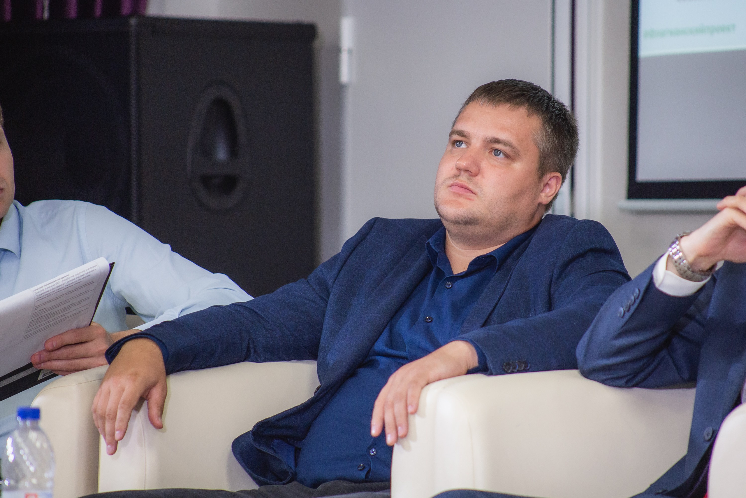 Репортаж с конференции GMC в Перми – фотографии. Репортажный фотограф в Перми Денис Голдобин