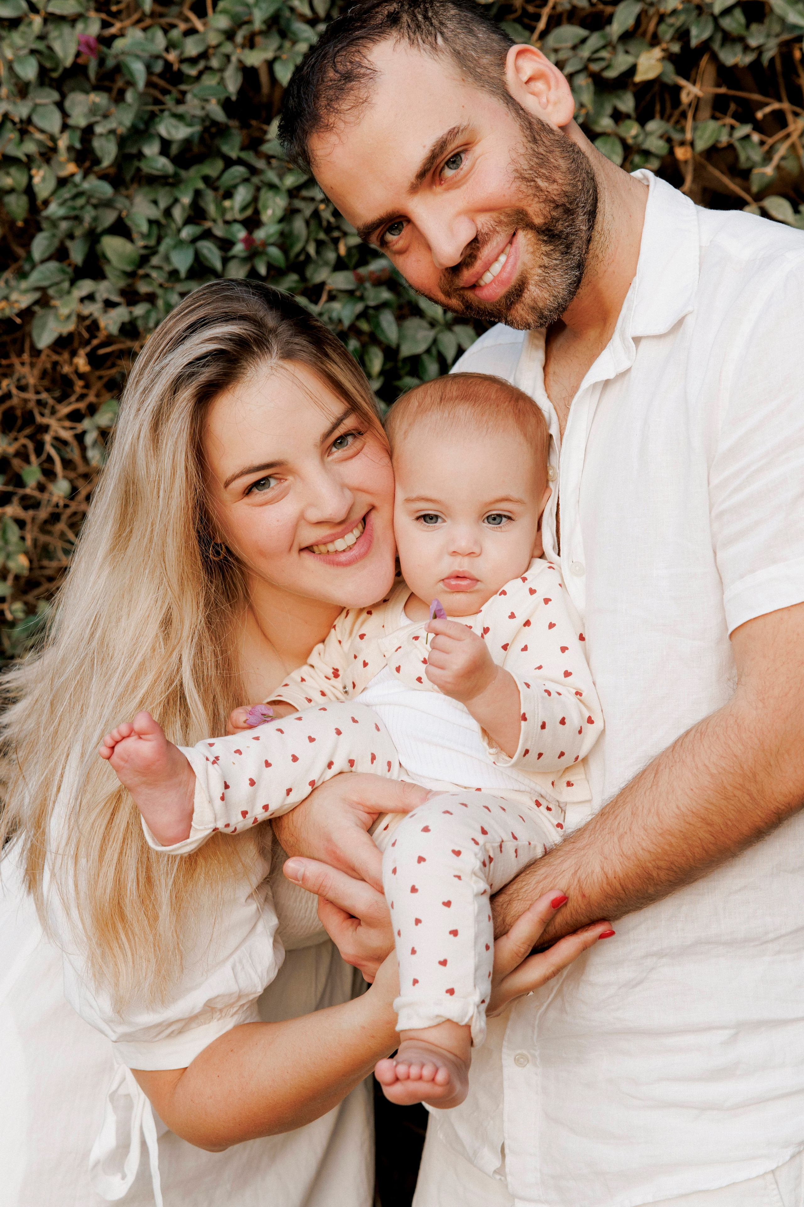 First year photoshoot inside the park (sunset). Wedding and family photographer