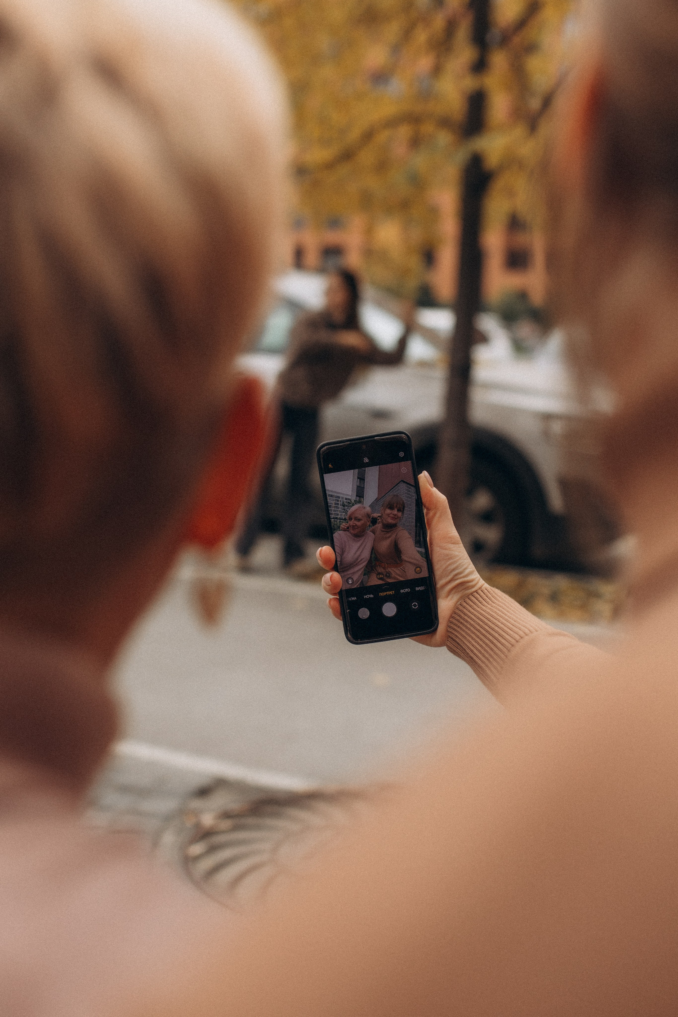Прогулка по городу, осень. Семейный фотограф lifestyle в Новосибирске Елена Шпилевая