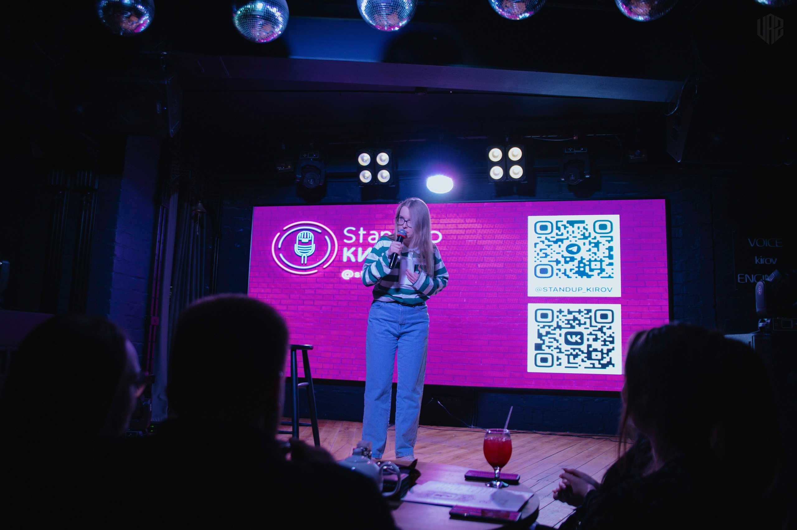 Stand up медицинских работников. Контент фотограф Илья Урс