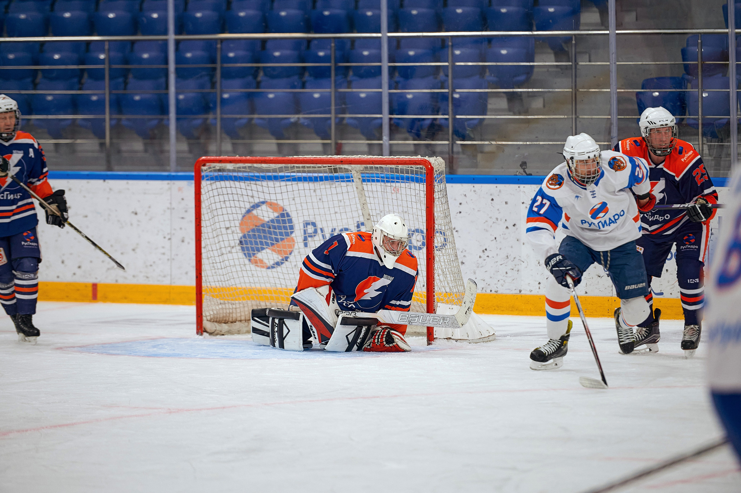 Портфолио репортажной фотосъёмки: Кристалл арена — Хоккей — РусГидро. Фотограф Яковлев Роман — Красноярск