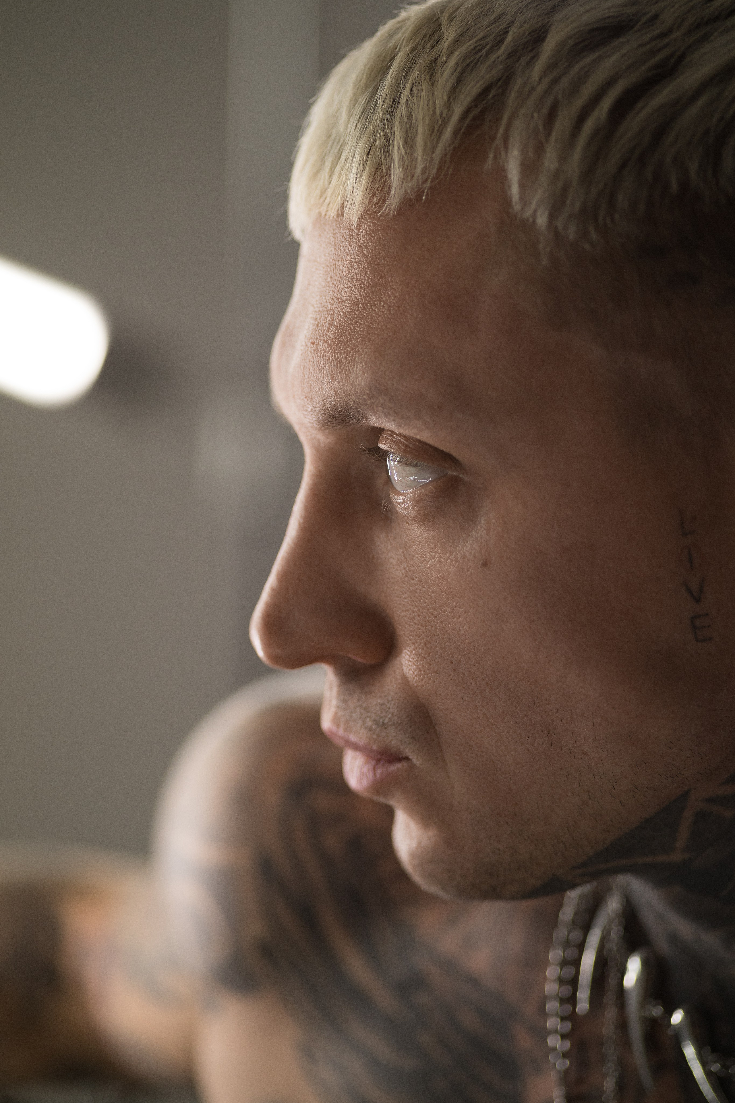 Фото сессия мужская съемка в студии. Портретный Студийный и уличный фотограф Москва. Индивидуальные, Семейные, Беременность, Будуар, Каталог, контент съемки для блога и бизнеса