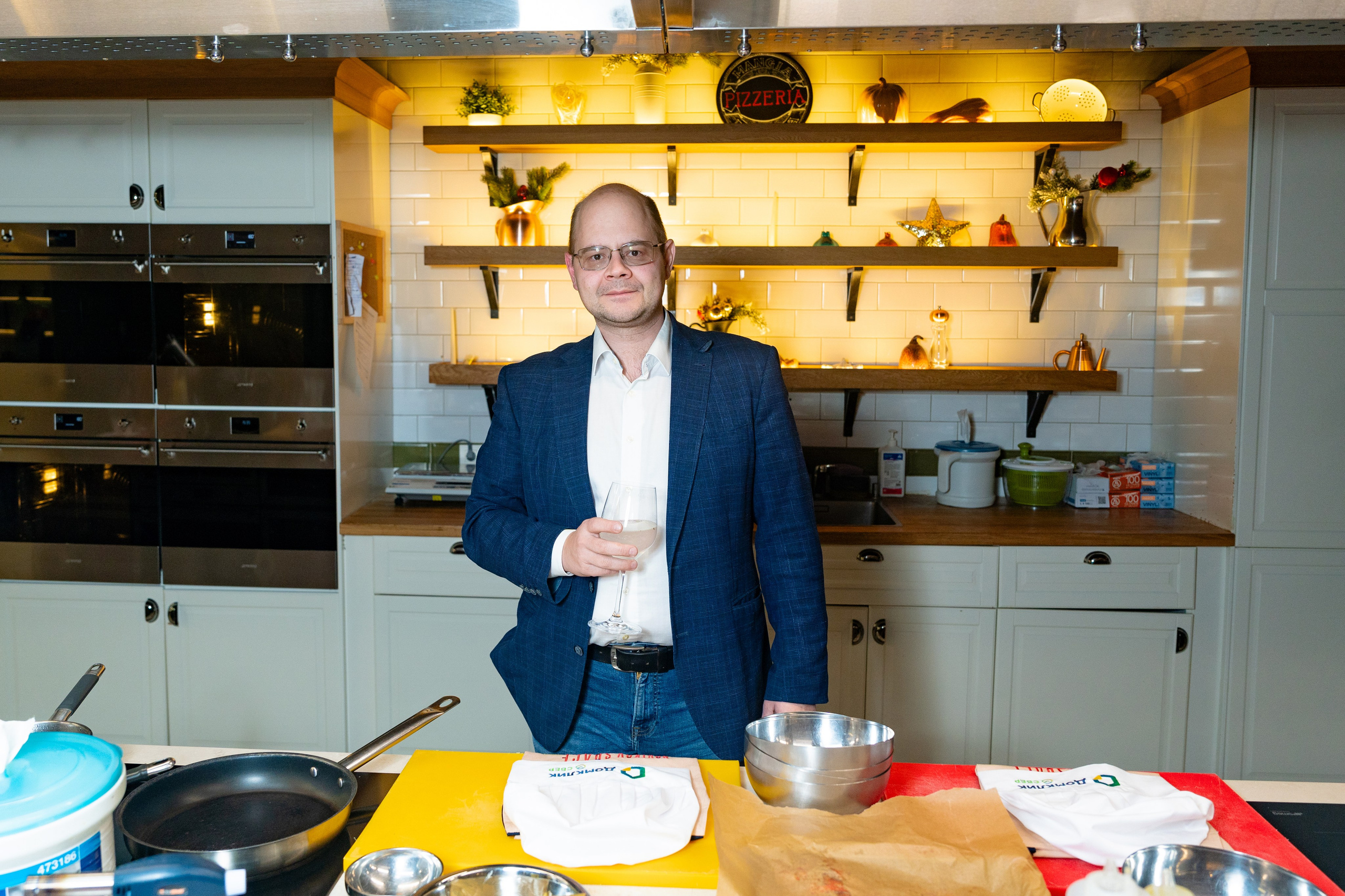 NOVIKOV SCHOOL — Умами зал. Фотограф Никита Комаров