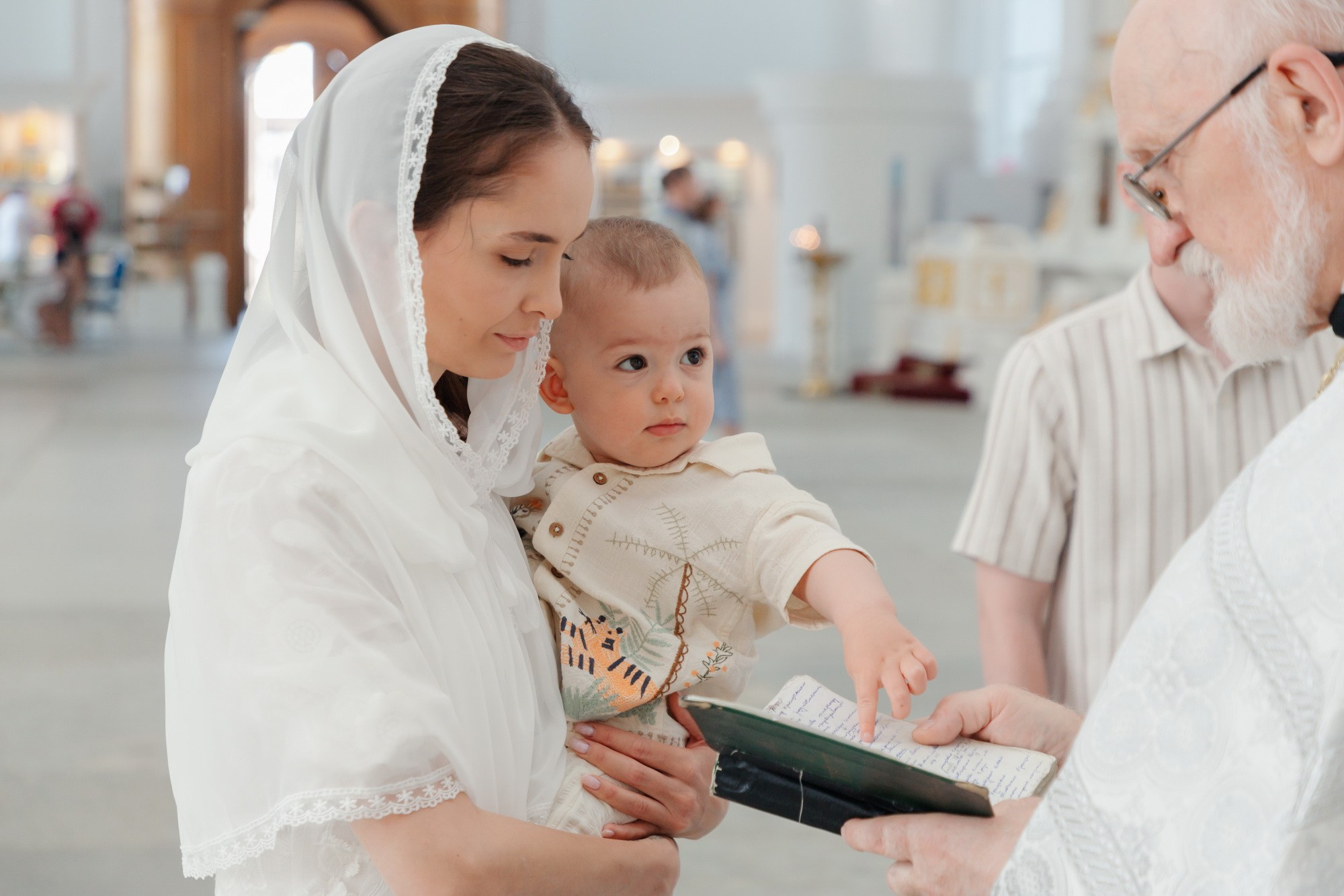 Крещение в Смольном соборе. Фотограф крещение венчание в Петербурге! Помогает подобрать храм и посоветовал душевного батюшку в СПб