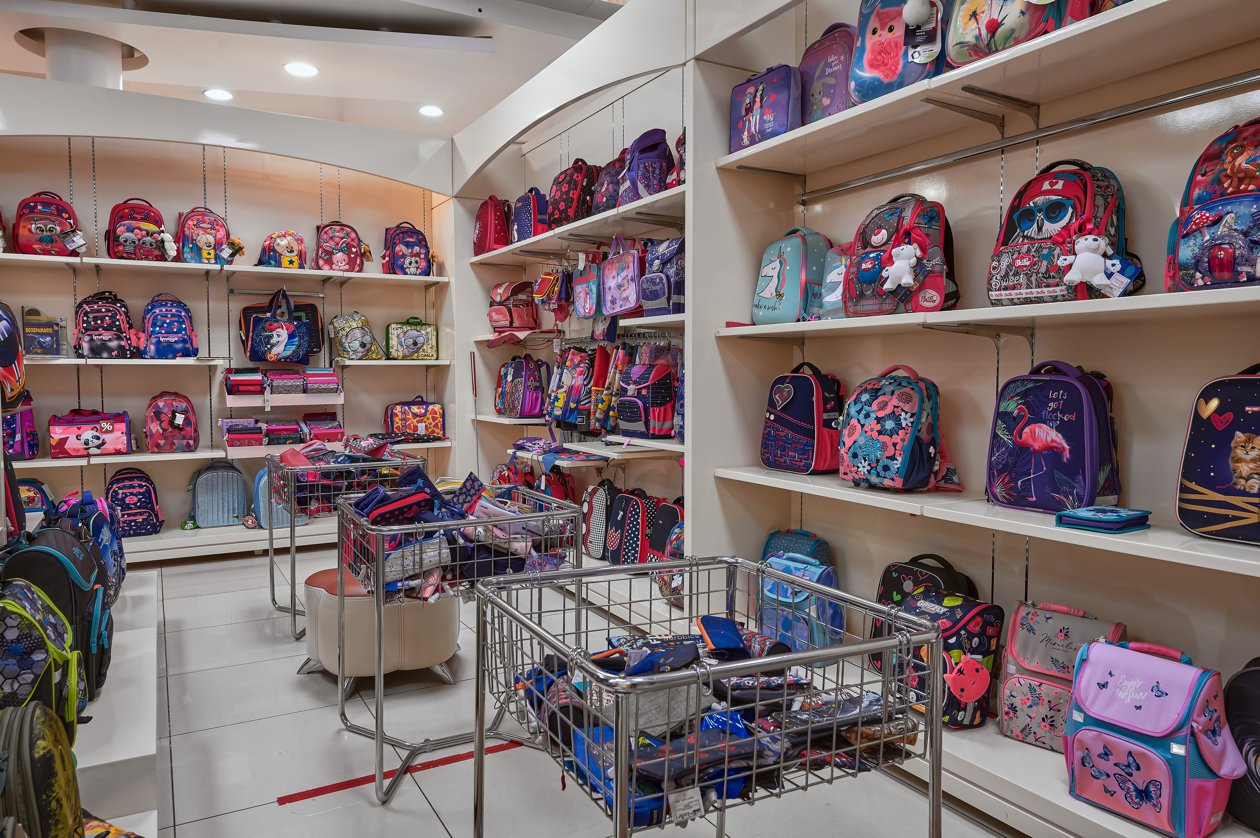 Портфолио по интерьерной и экстерьерной фотосъёмки: Мир Сумок — Правый берег. Фотограф Яковлев Роман — Красноярск