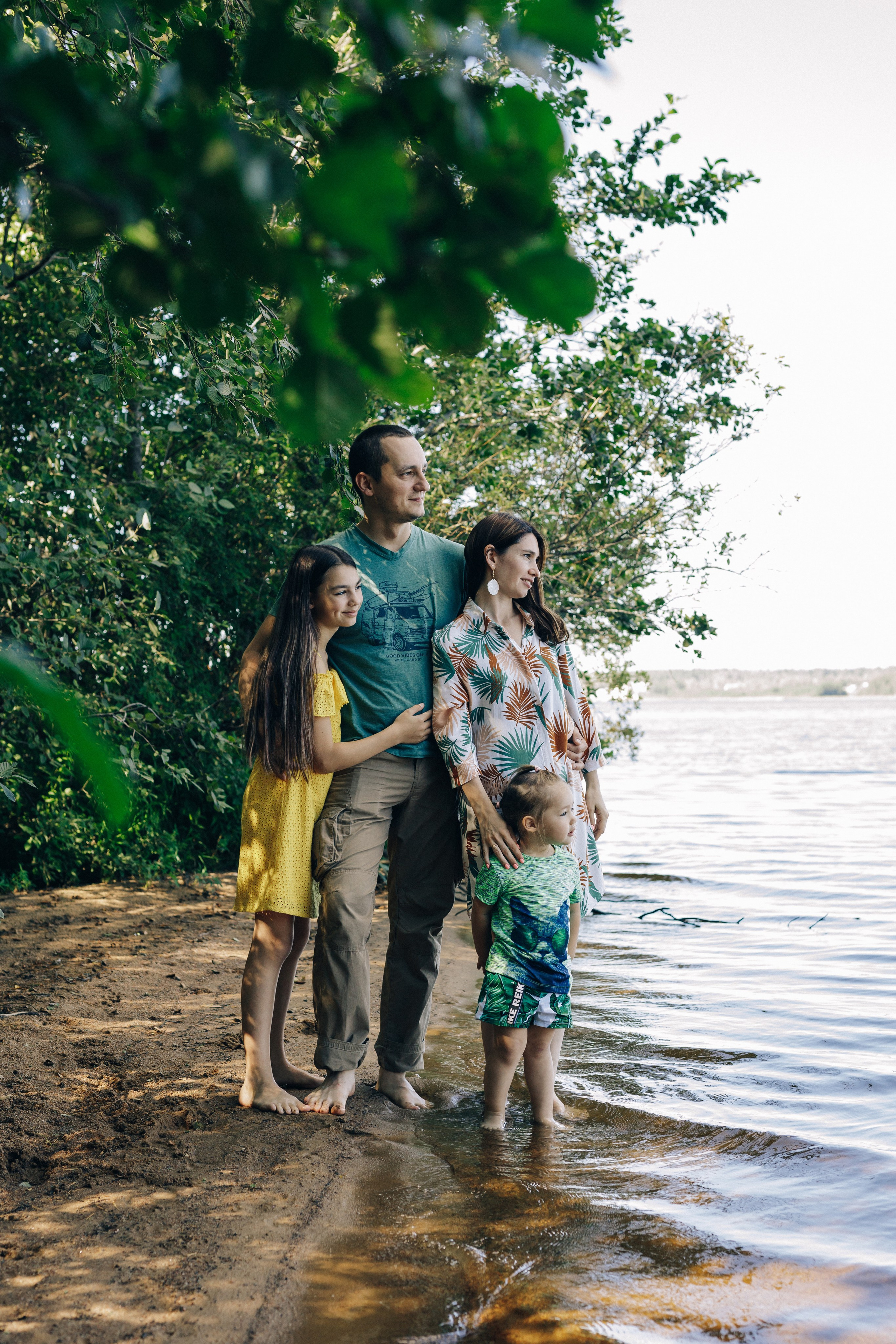 Семейная фотосессия за городом. Дмитрий Мартьянов семейный фотограф в Санкт-Петербурге