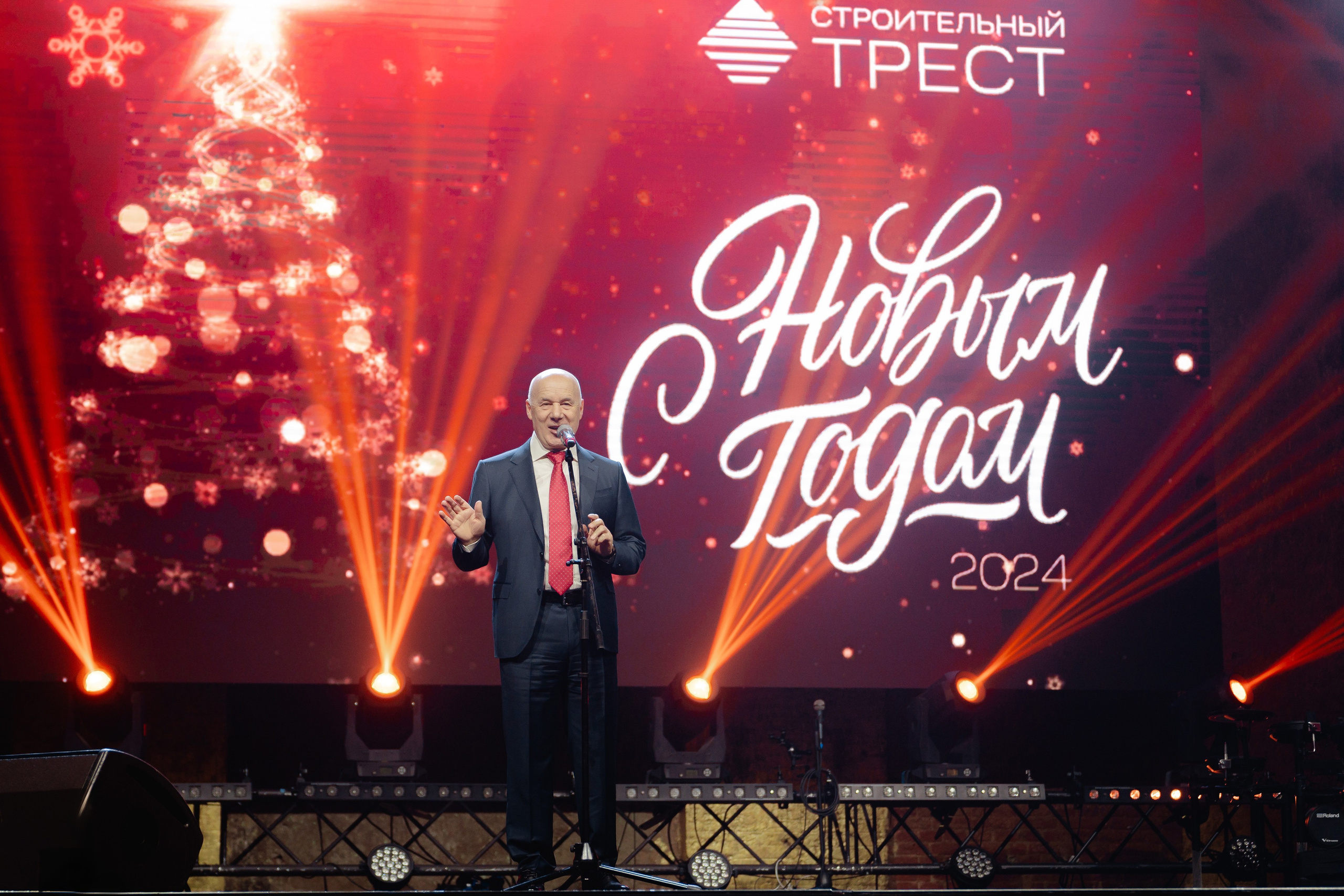 Новогодний корпоратив. КОРПОРАТИВНЫЙ, ИМИДЖЕВЫЙ И РЕПОРТАЖНЫЙ ФОТОГРАФ МАКСИМ МЕШ