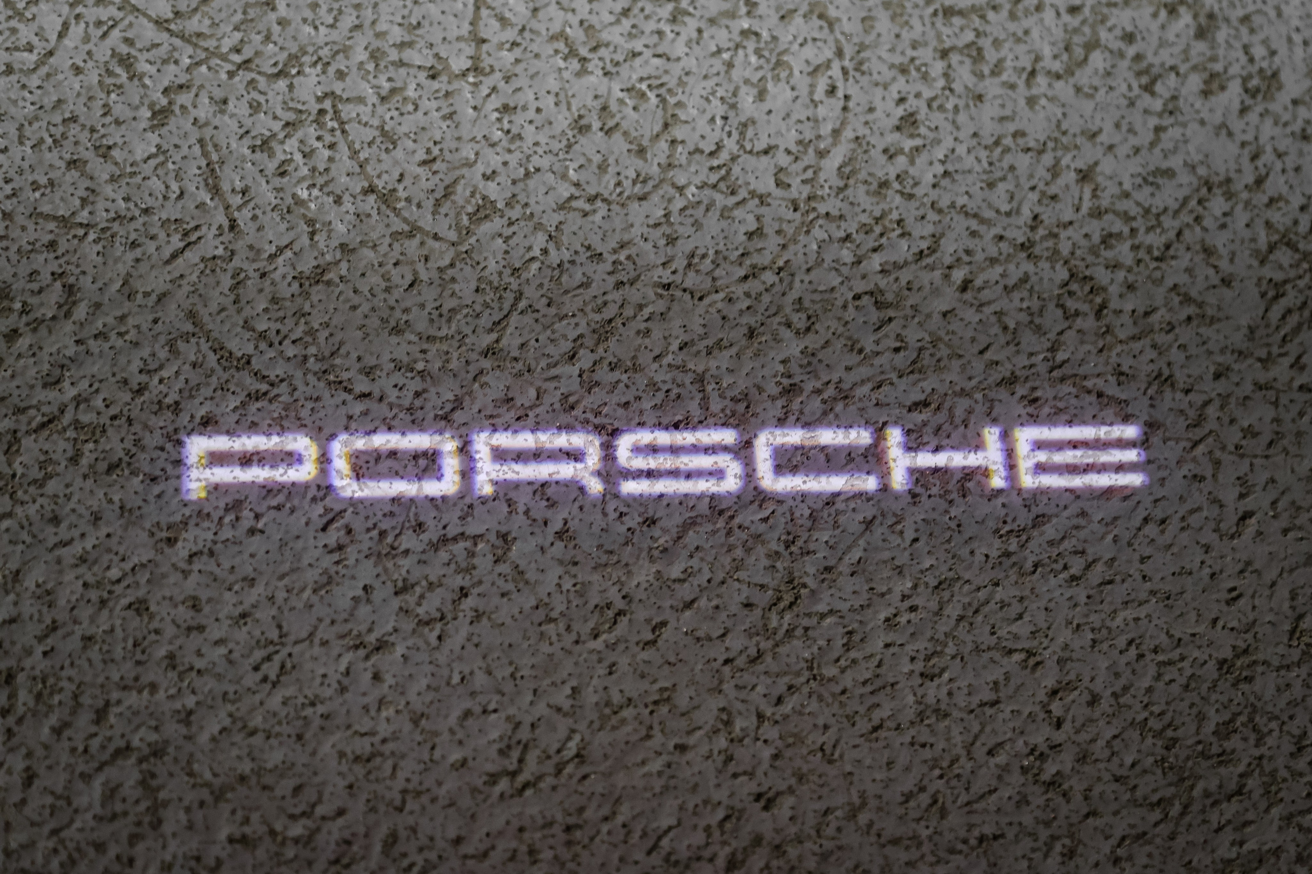 2025 PORSCHE CAYENNE COUPE E-Hybrid $185,000 NEW from EUROPE. Mixturecaptures