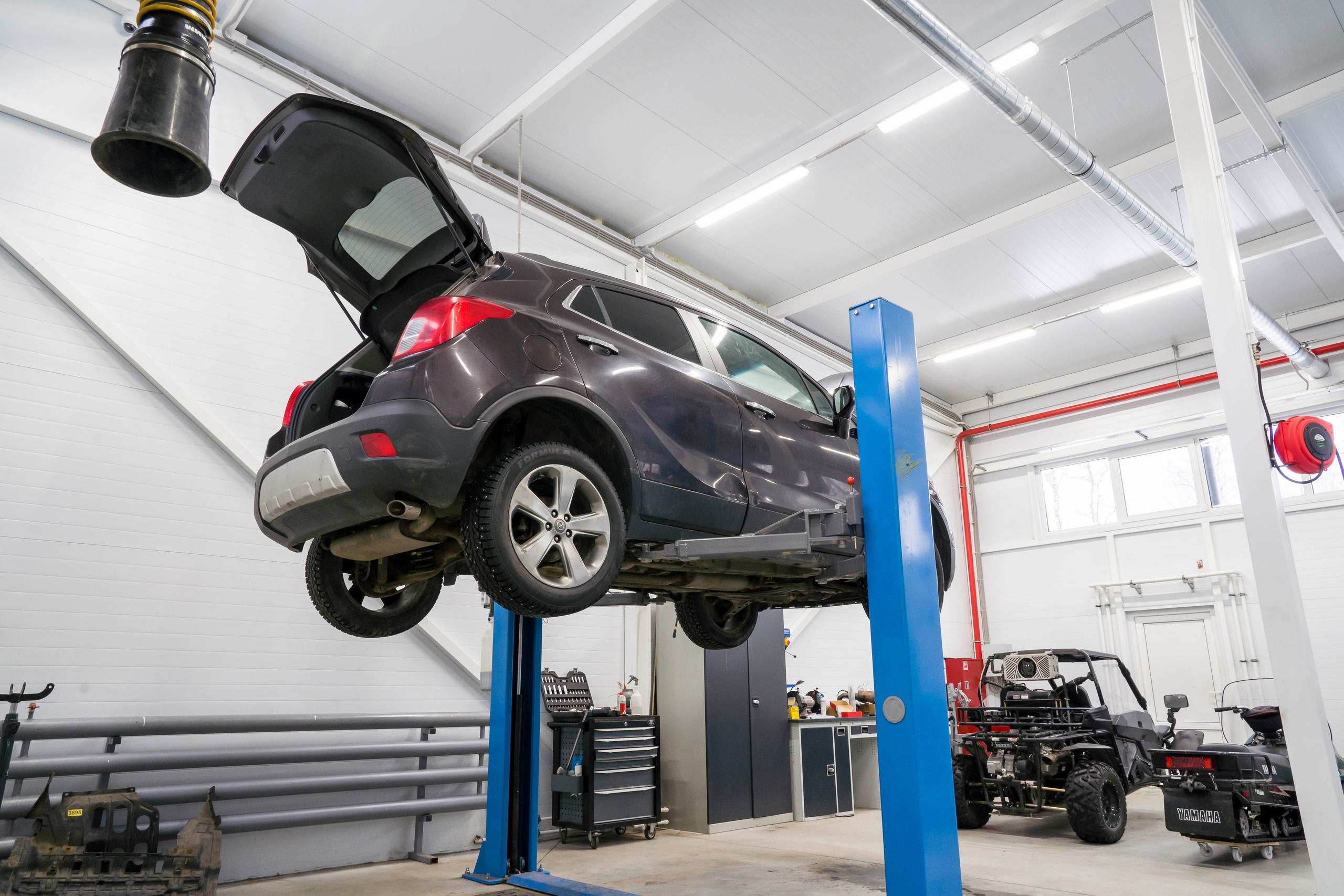 Съемка автосервиса автомойки. Фотограф в Санкт-Петербурге. Репортажная и все съёмки для бизнеса