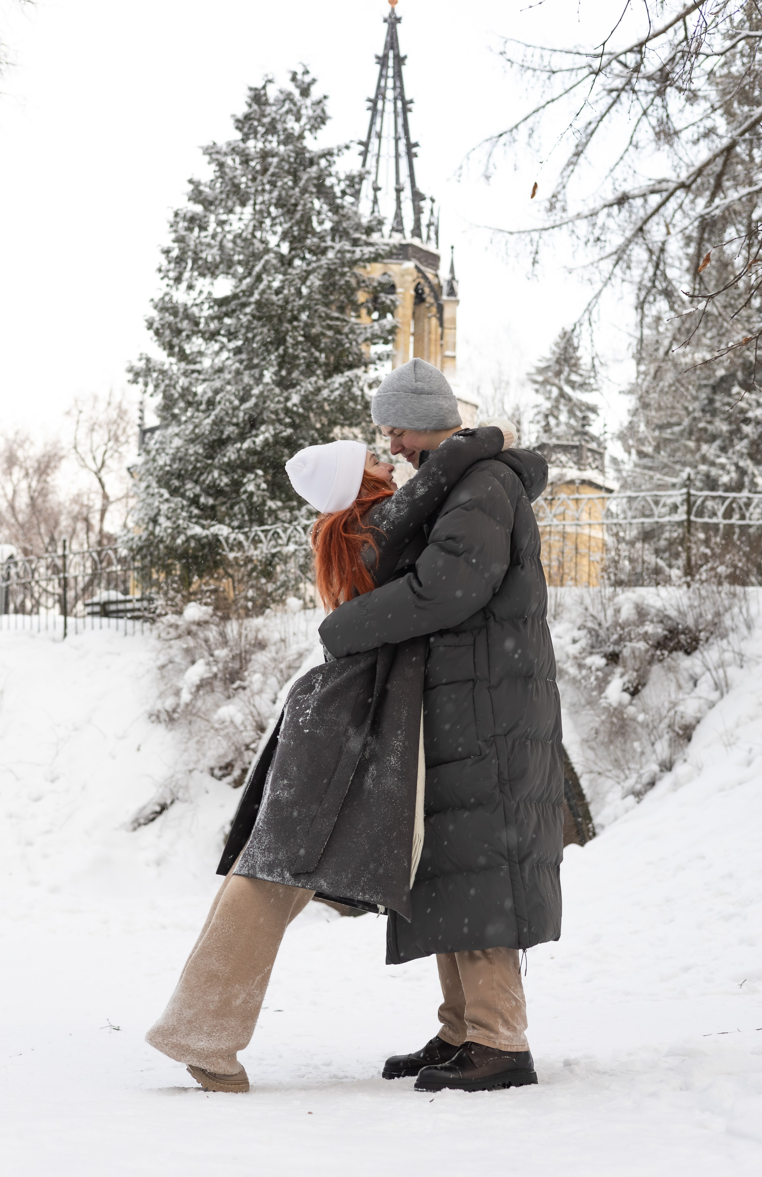Николь и Егор. Зимняя фотосессия в Шуваловском парке. Портретный фотограф Панферова Регина г. Санкт-Петербург, г. Казань