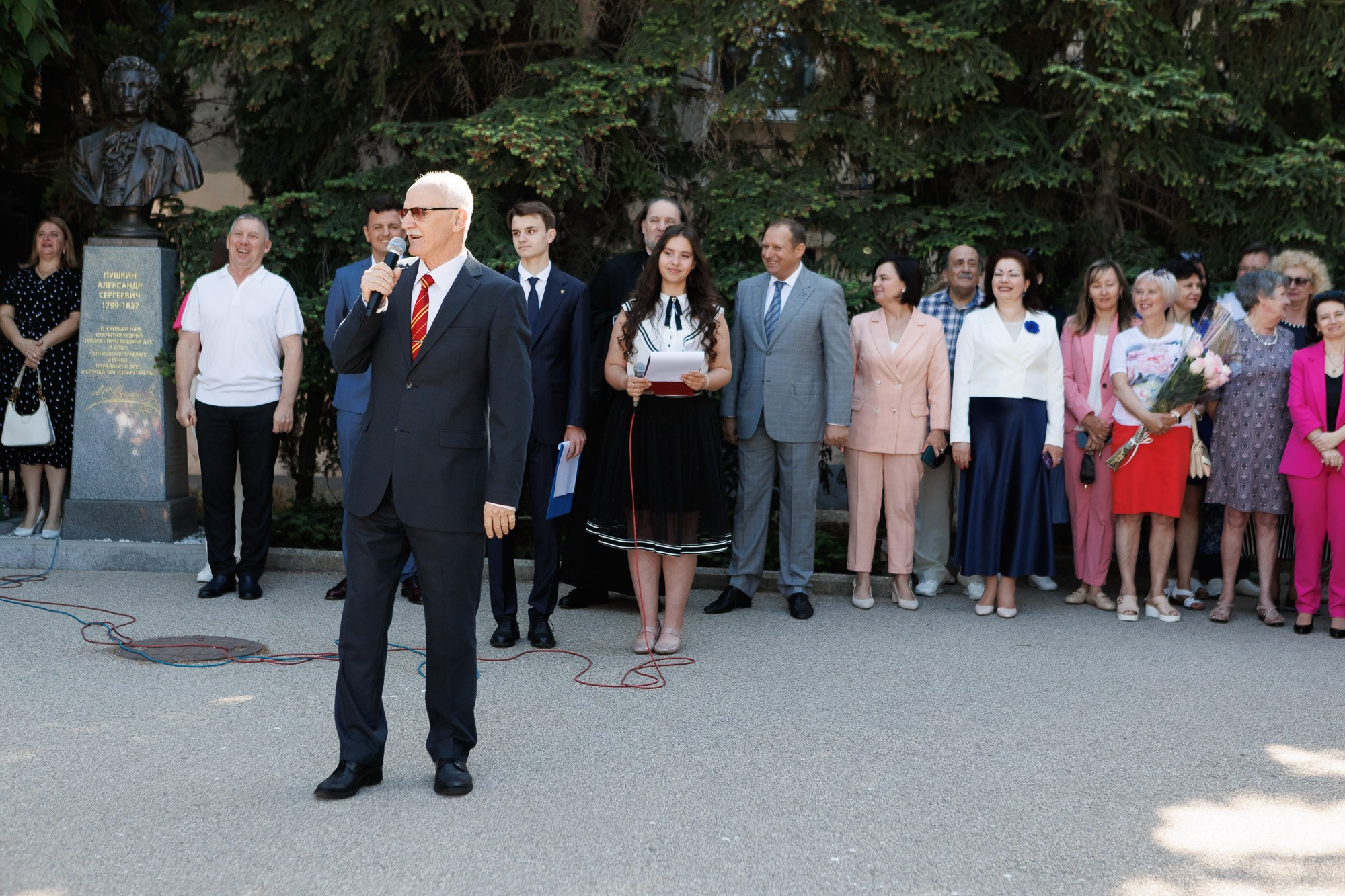 Последний звонок в Гимназии № 1, г. Севастополь. Свадебный фотограф, фотосъемка в Крыму, Севастополе, Симферополе, Ялте