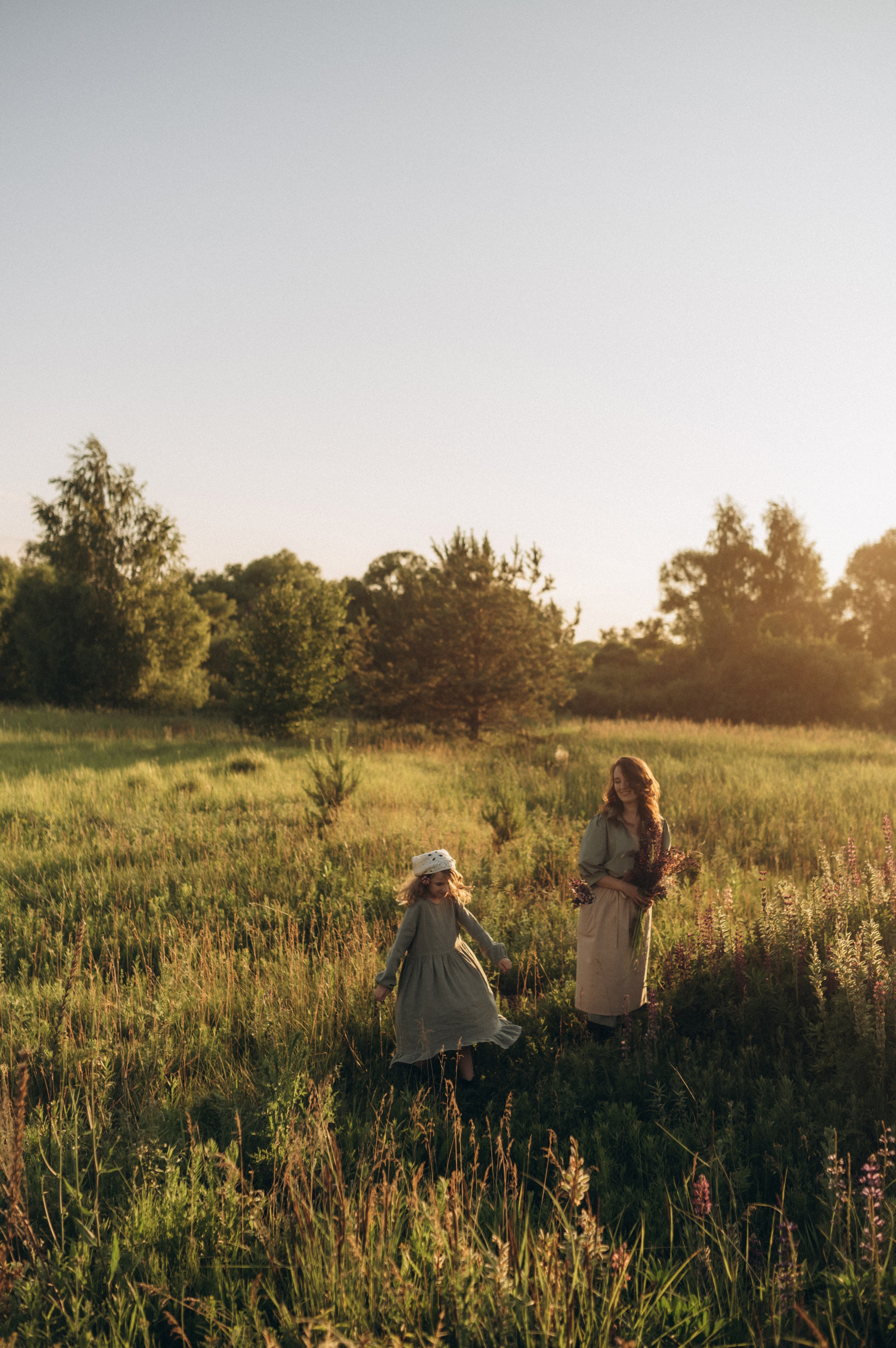 Кристина, Соня и люпиновый вечер. Фотограф Мария Стрелкова