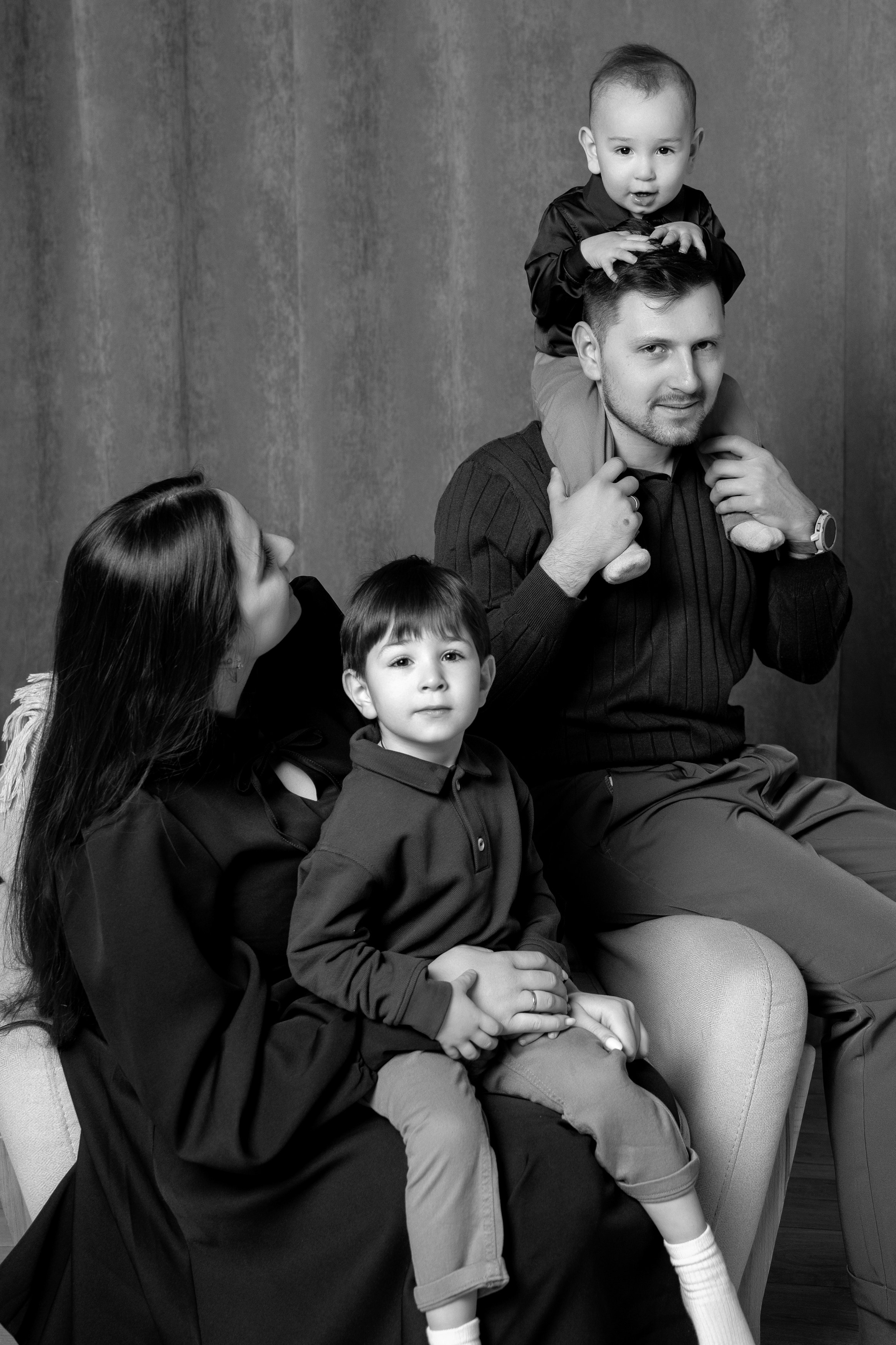 Фотосессия в кругу семьи в Москве. Портретный фотограф Олеся Владимирова в Москве