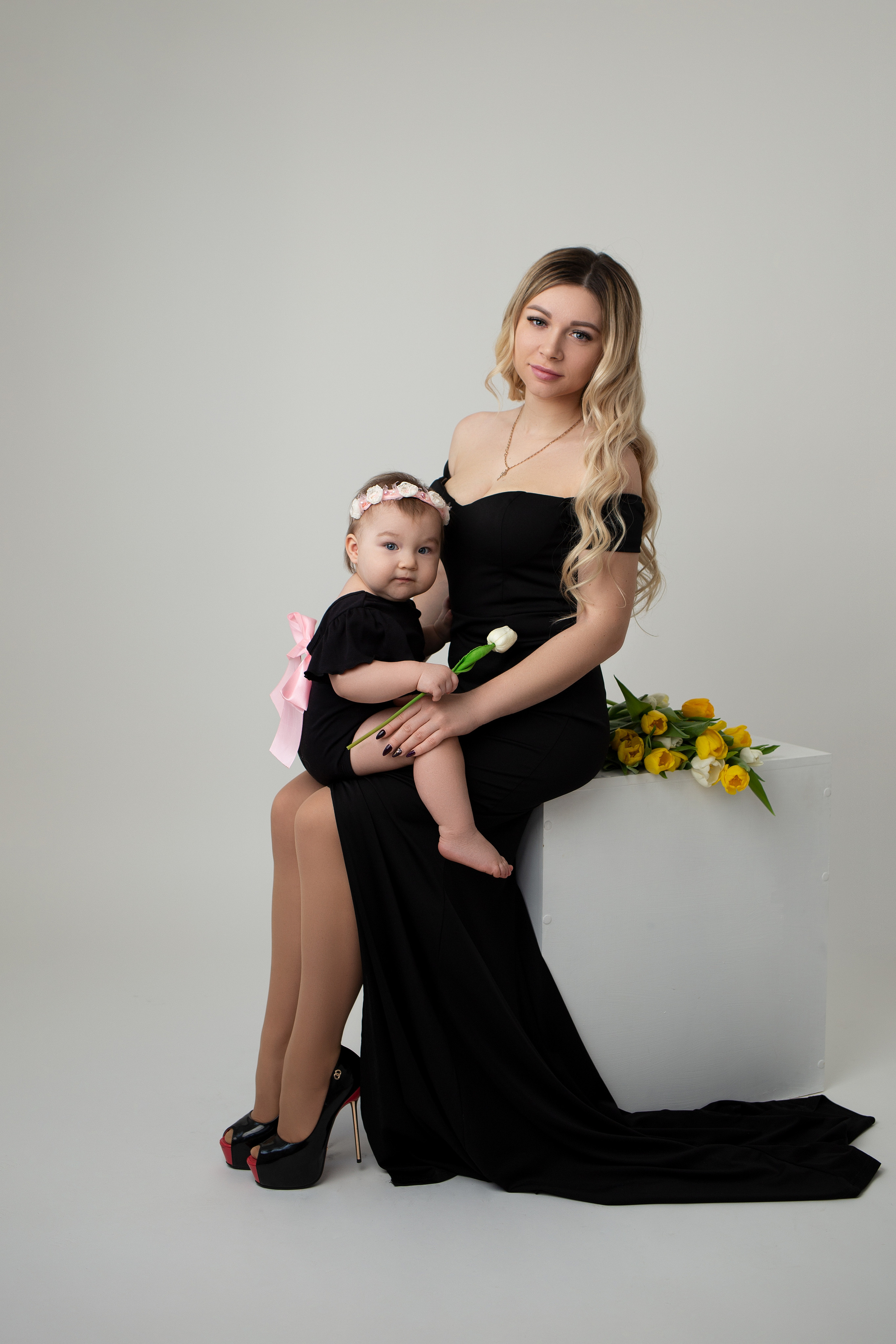 Мама и малыш. Фотограф новорожденных в Рязани  Юлия Блу