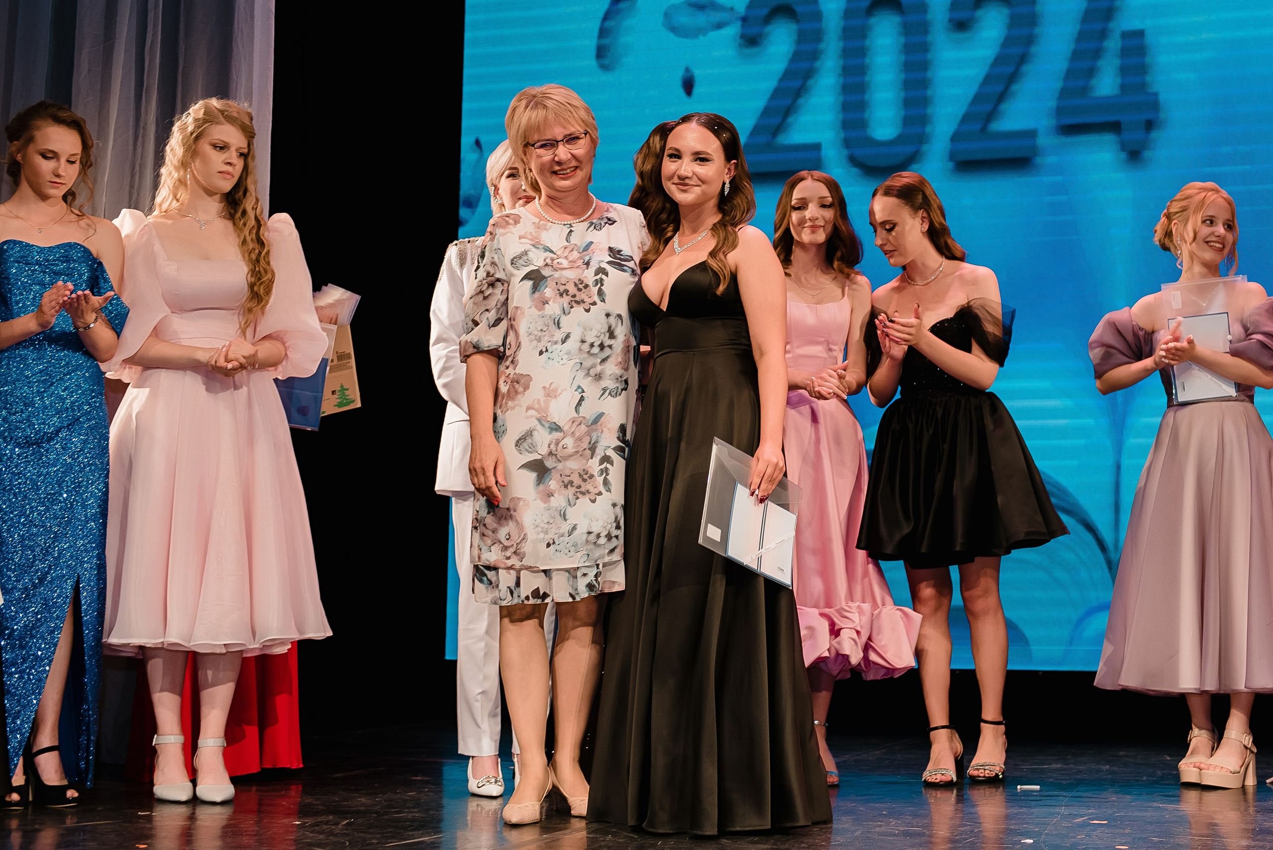 Выпускной школа 2024. Фотограф Рязань. Дарья Дмитриева