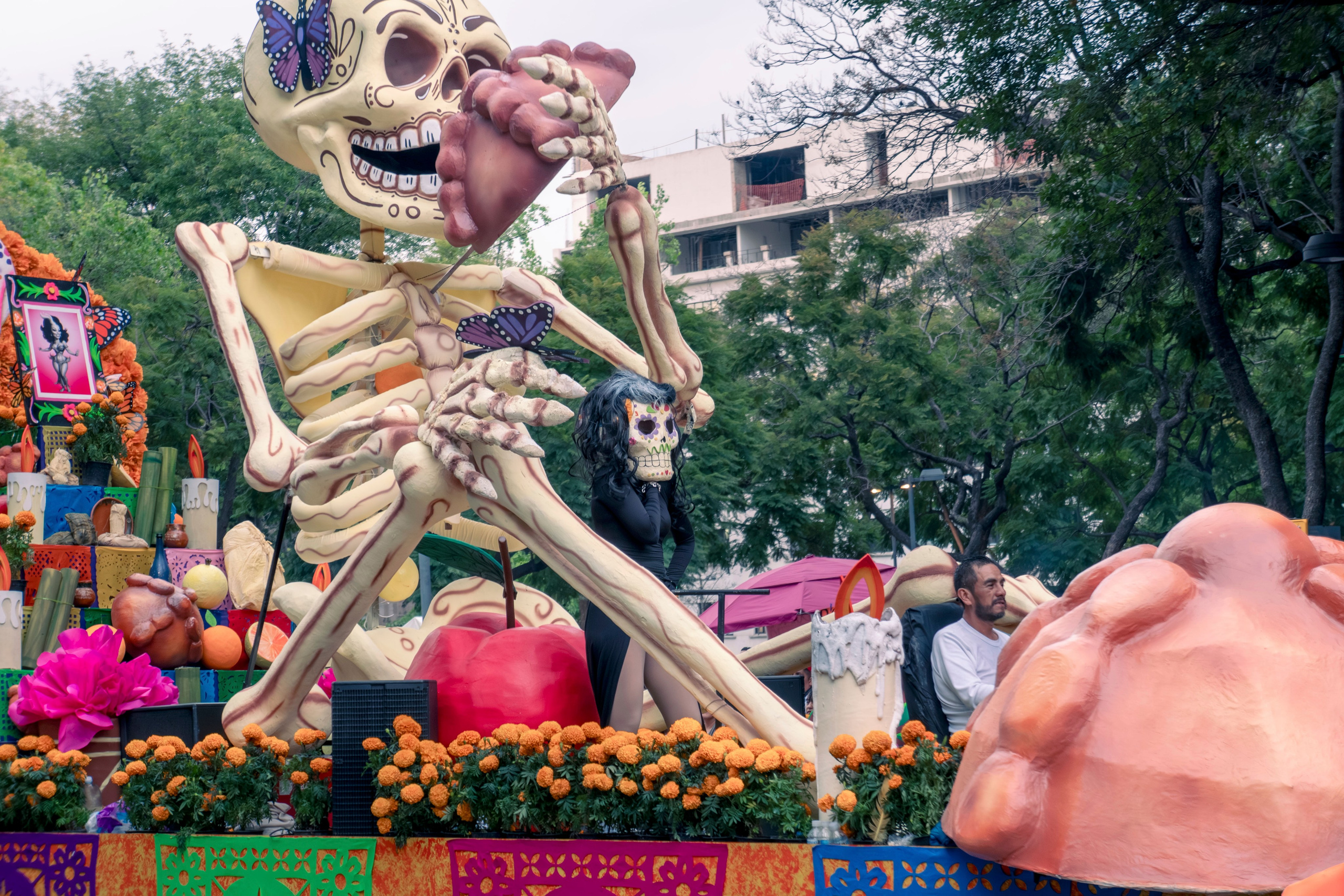 Day of the Dead. Ofrenda & Parade. CDMX Photography | Alex Klenin| Portrait & Event Photographer
