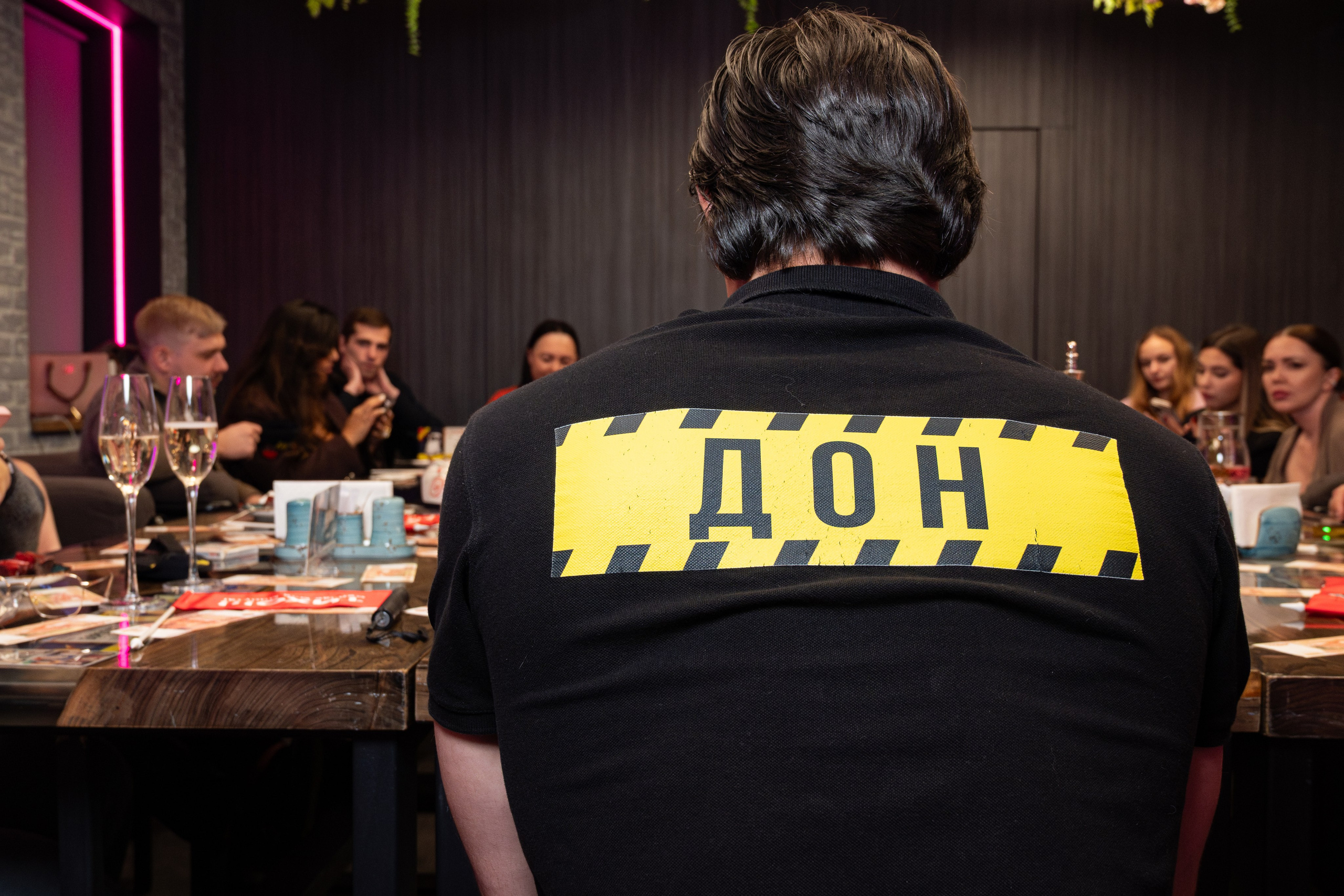 Репортаж на турнире по игре Мафия в «Мятном еноте». Фотограф мероприятий в Москве