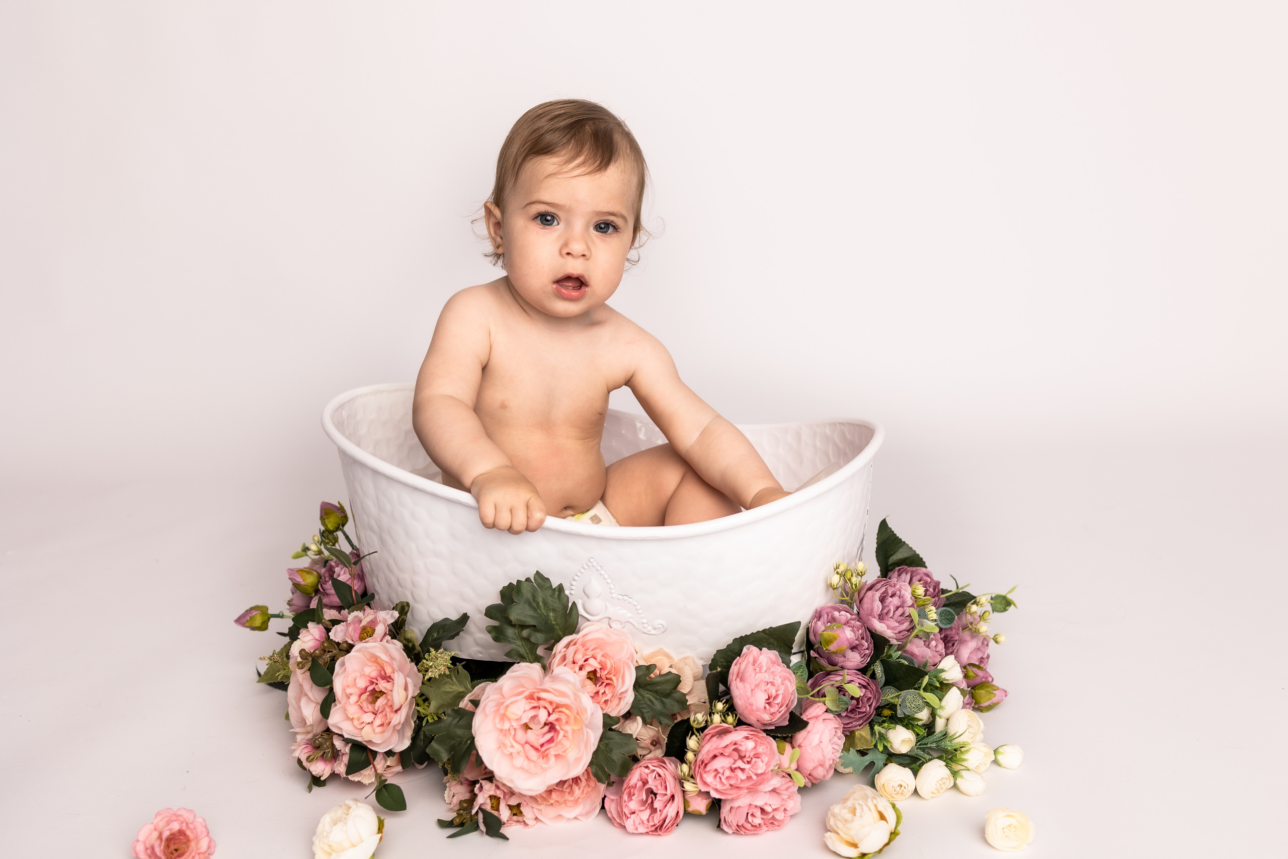 От 9 месяцев  - Фотограф новорожденных: магия детства в каждом снимке. Фотограф новорожденных: волшебные моменты первых дней жизни