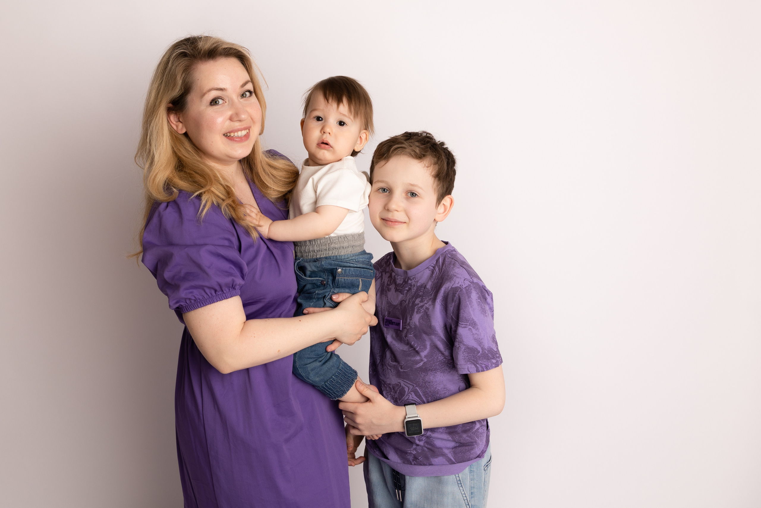 От 9 месяцев  - Фотограф новорожденных: магия детства в каждом снимке. Фотограф новорожденных: волшебные моменты первых дней жизни