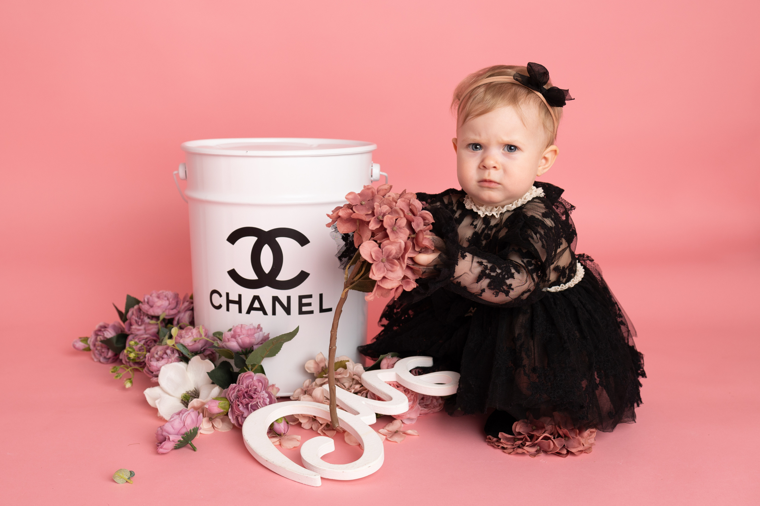 От 9 месяцев  - Фотограф новорожденных: магия детства в каждом снимке. Фотограф новорожденных: волшебные моменты первых дней жизни