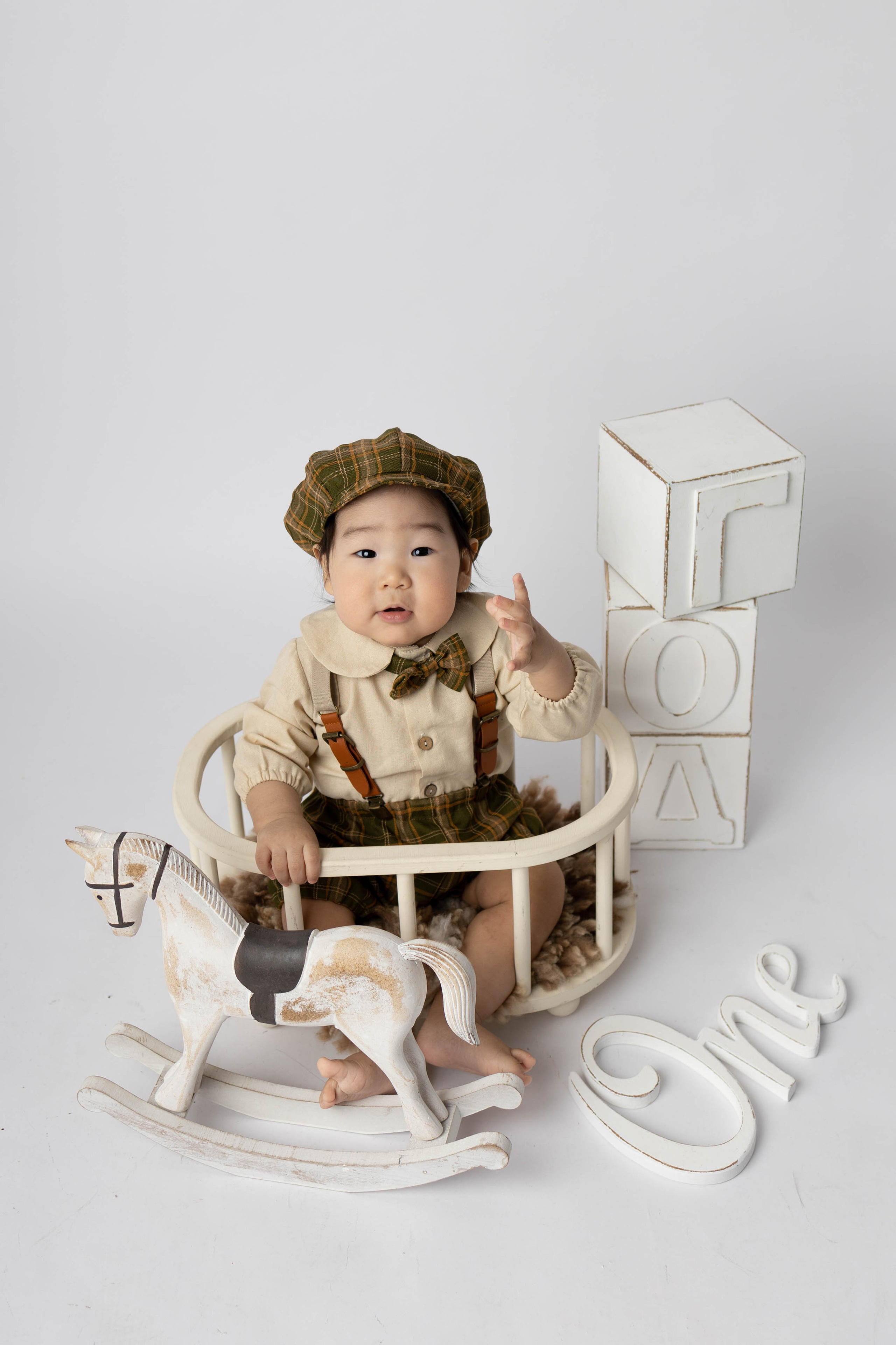 От 9 месяцев  - Фотограф новорожденных: магия детства в каждом снимке. Фотограф новорожденных: волшебные моменты первых дней жизни