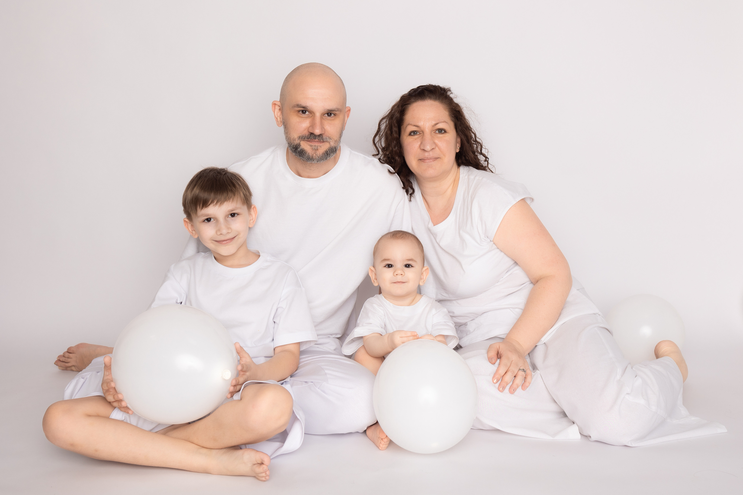 От 9 месяцев  - Фотограф новорожденных: магия детства в каждом снимке. Фотограф новорожденных: волшебные моменты первых дней жизни