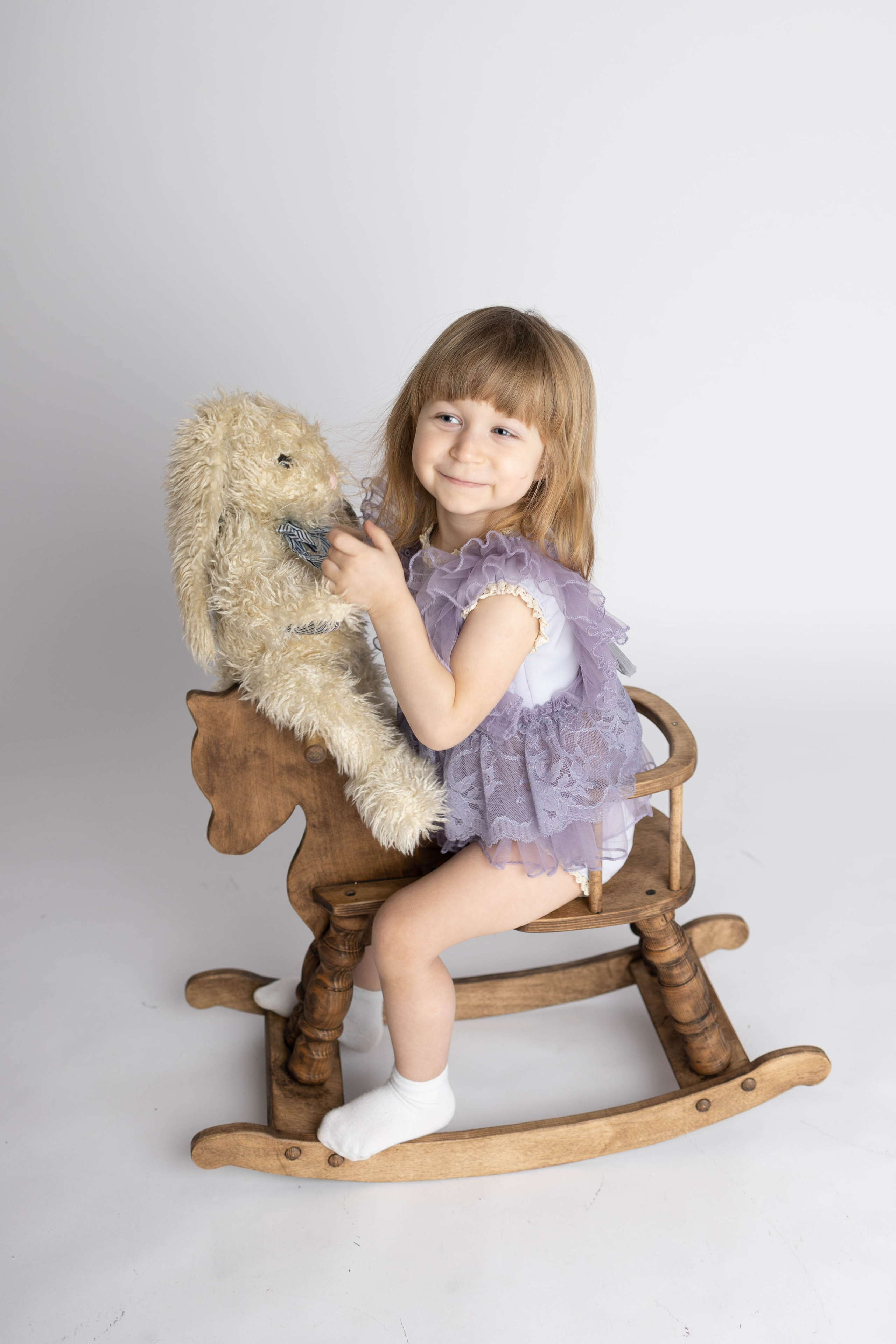 От 9 месяцев  - Фотограф новорожденных: магия детства в каждом снимке. Фотограф новорожденных: волшебные моменты первых дней жизни