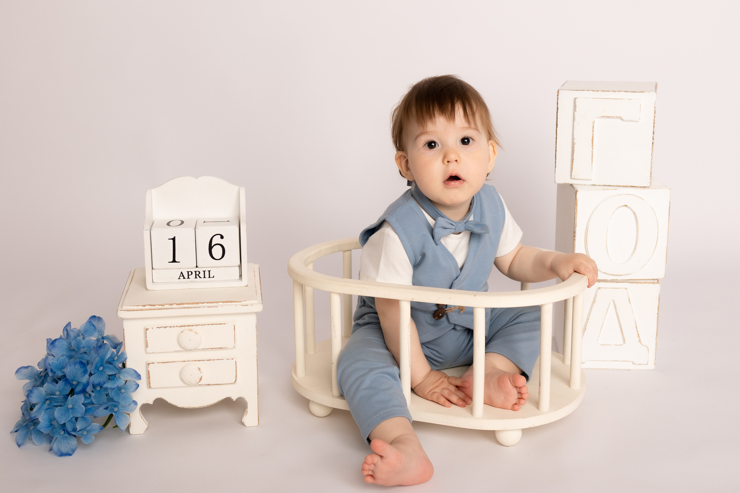 От 9 месяцев  - Фотограф новорожденных: магия детства в каждом снимке. Фотограф новорожденных: волшебные моменты первых дней жизни