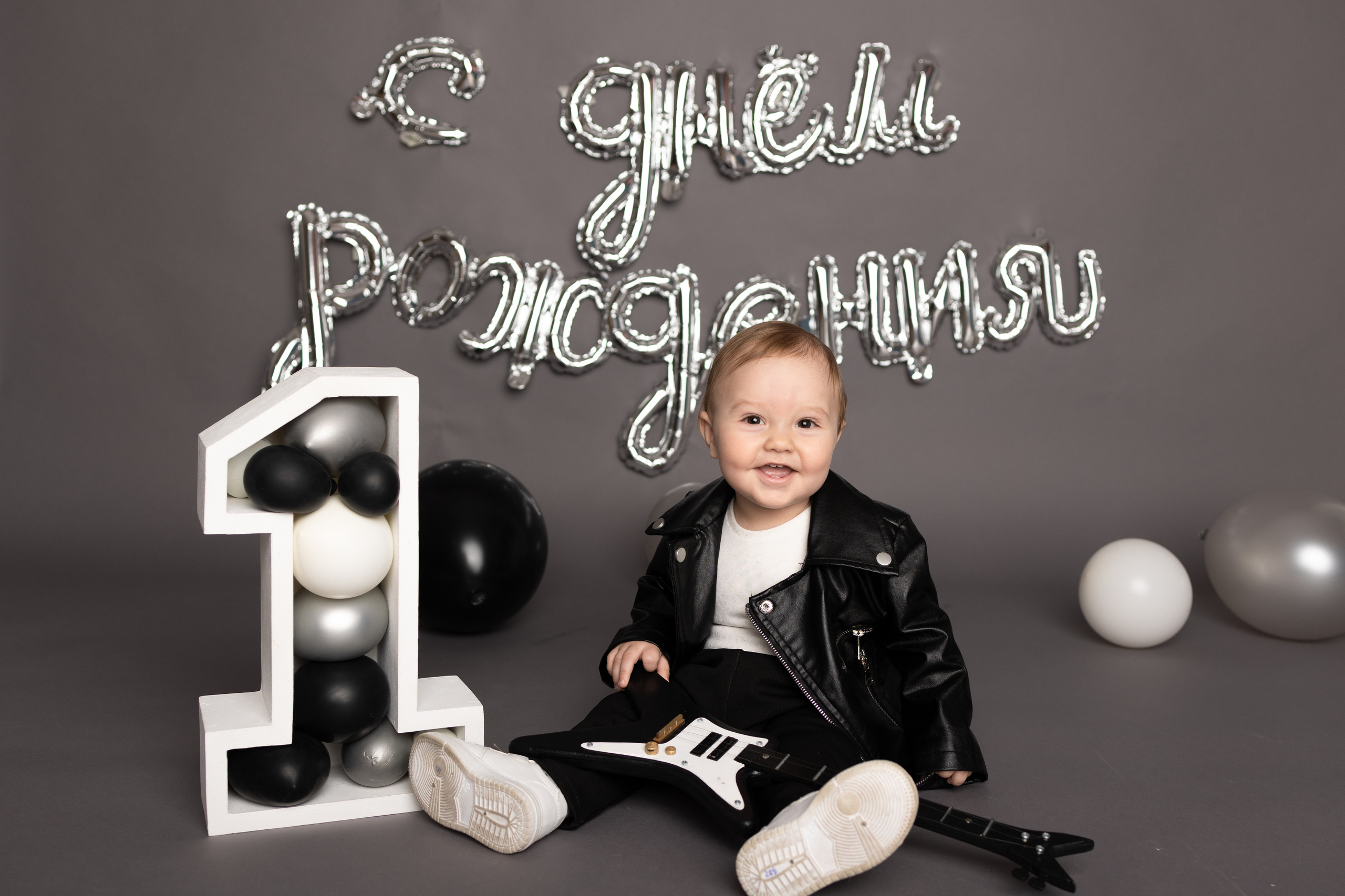 От 9 месяцев  - Фотограф новорожденных: магия детства в каждом снимке. Фотограф новорожденных: волшебные моменты первых дней жизни