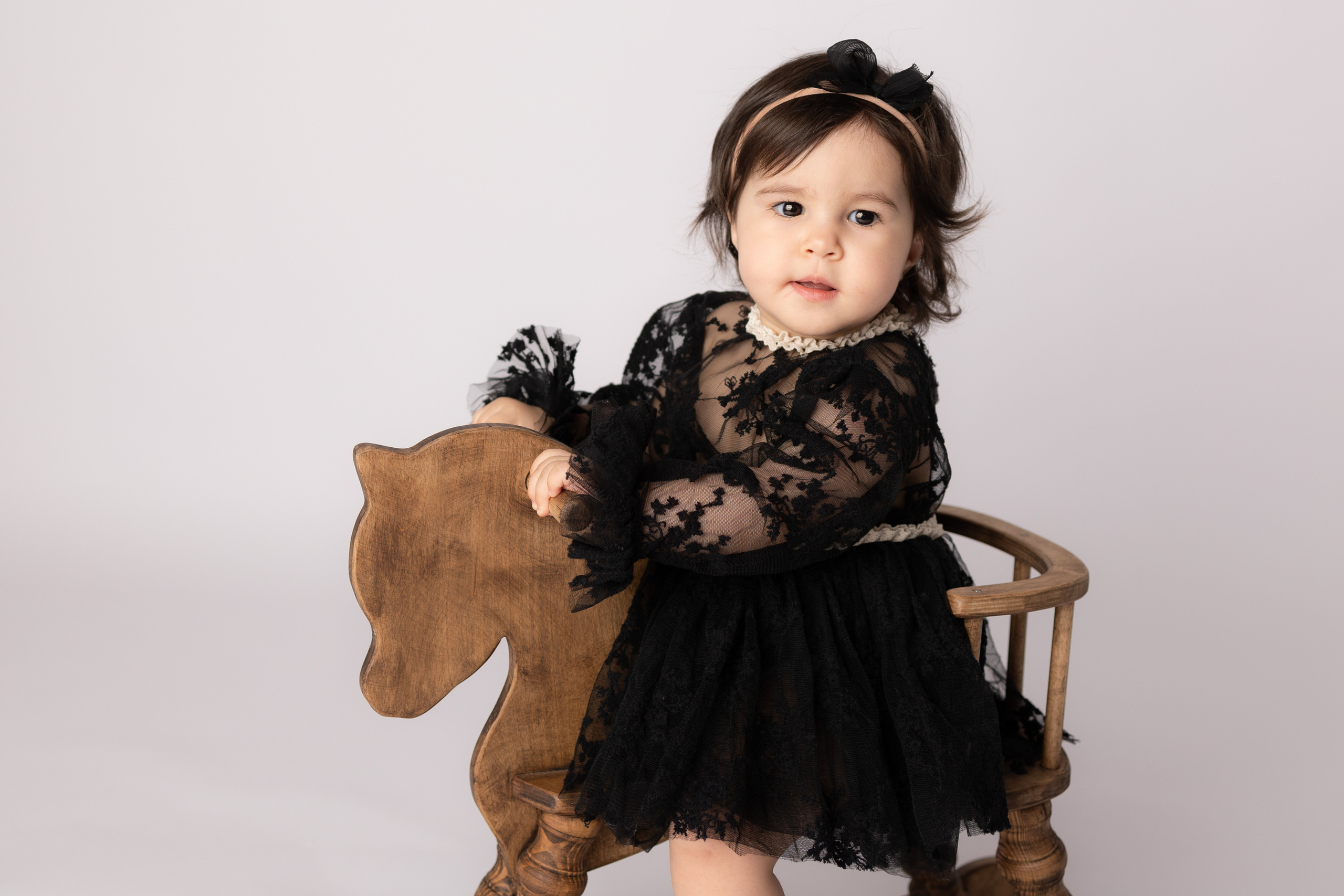 От 9 месяцев  - Фотограф новорожденных: магия детства в каждом снимке. Фотограф новорожденных: волшебные моменты первых дней жизни