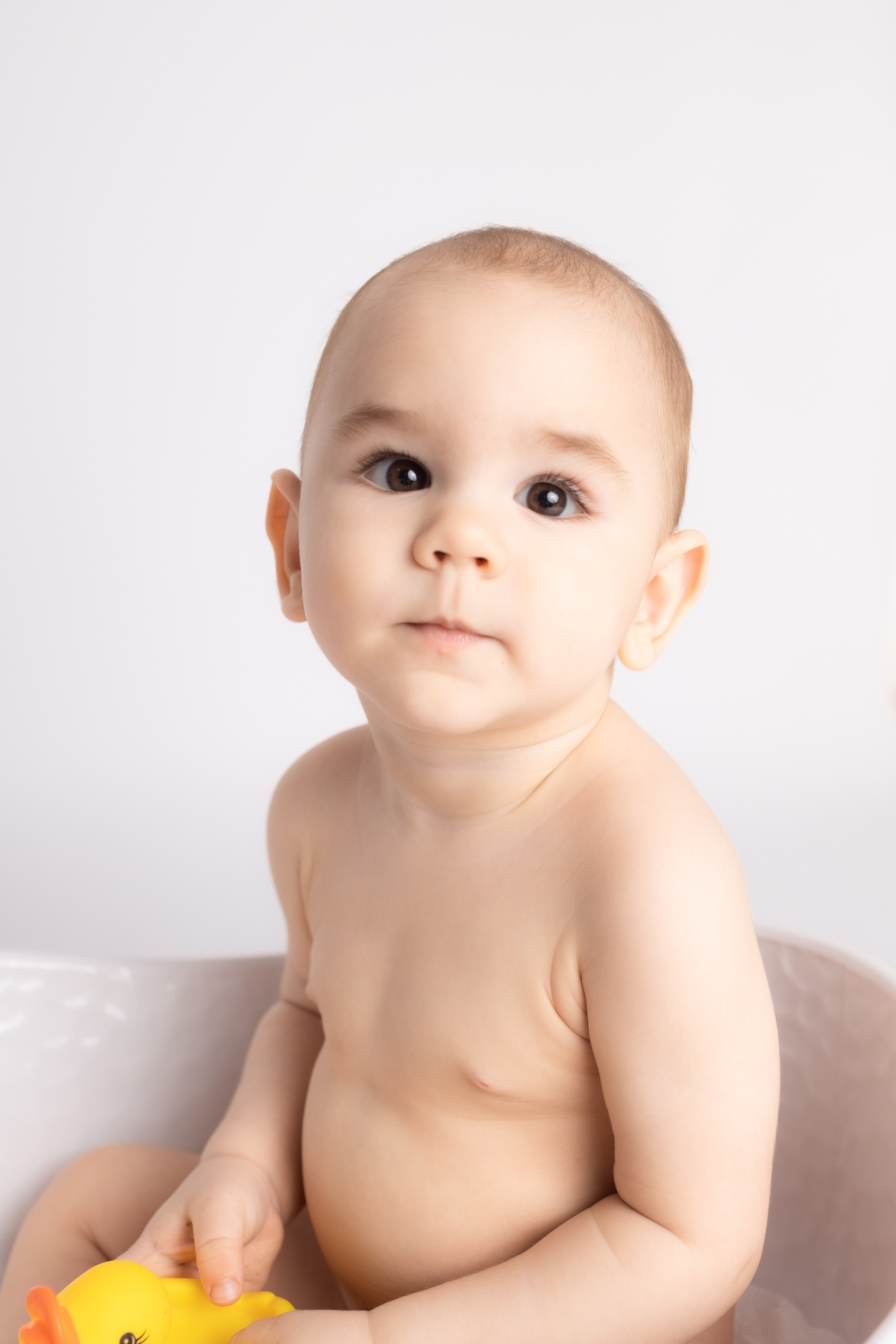 От 9 месяцев  - Фотограф новорожденных: магия детства в каждом снимке. Фотограф новорожденных: волшебные моменты первых дней жизни