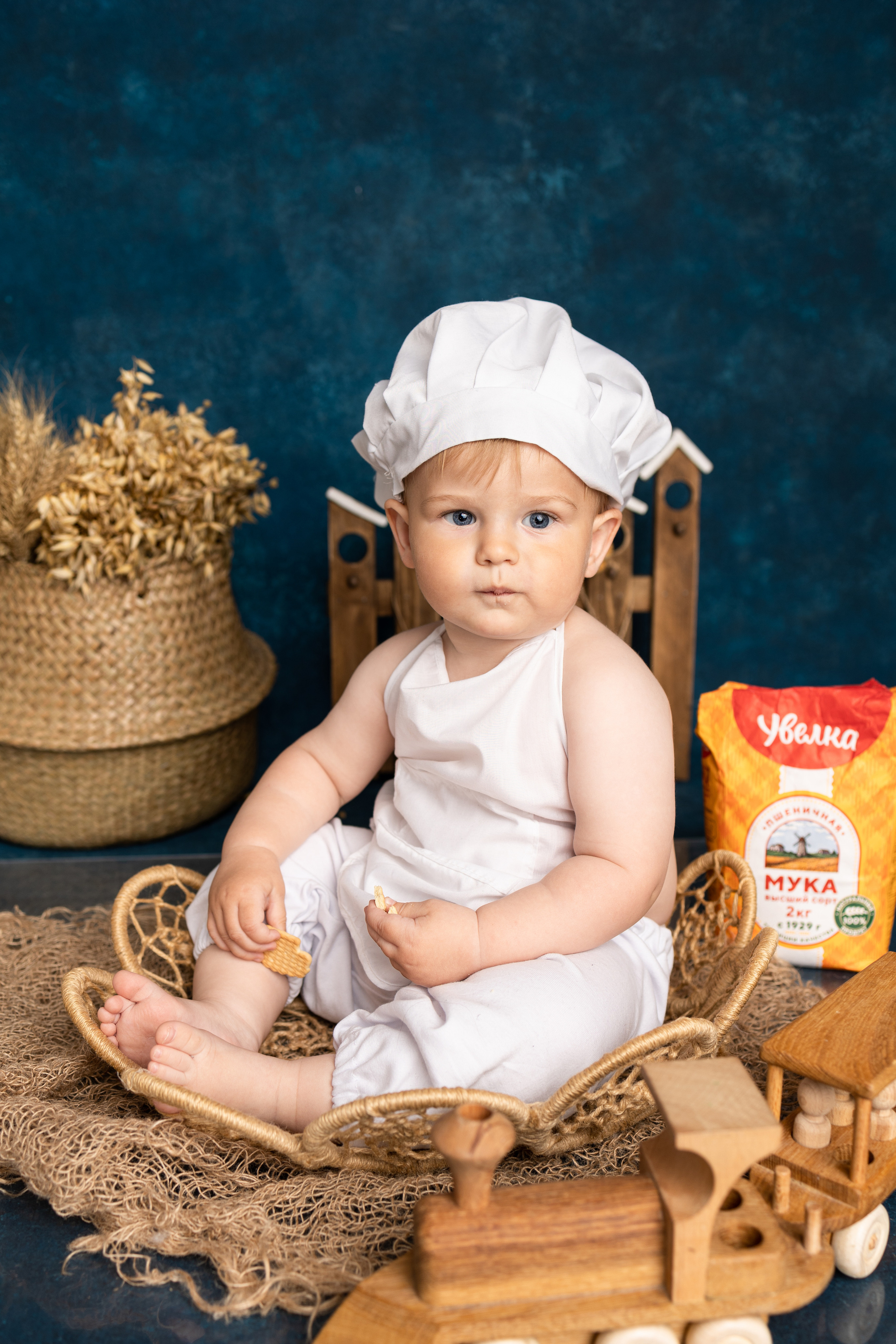 От 9 месяцев  - Фотограф новорожденных: магия детства в каждом снимке. Фотограф новорожденных: волшебные моменты первых дней жизни