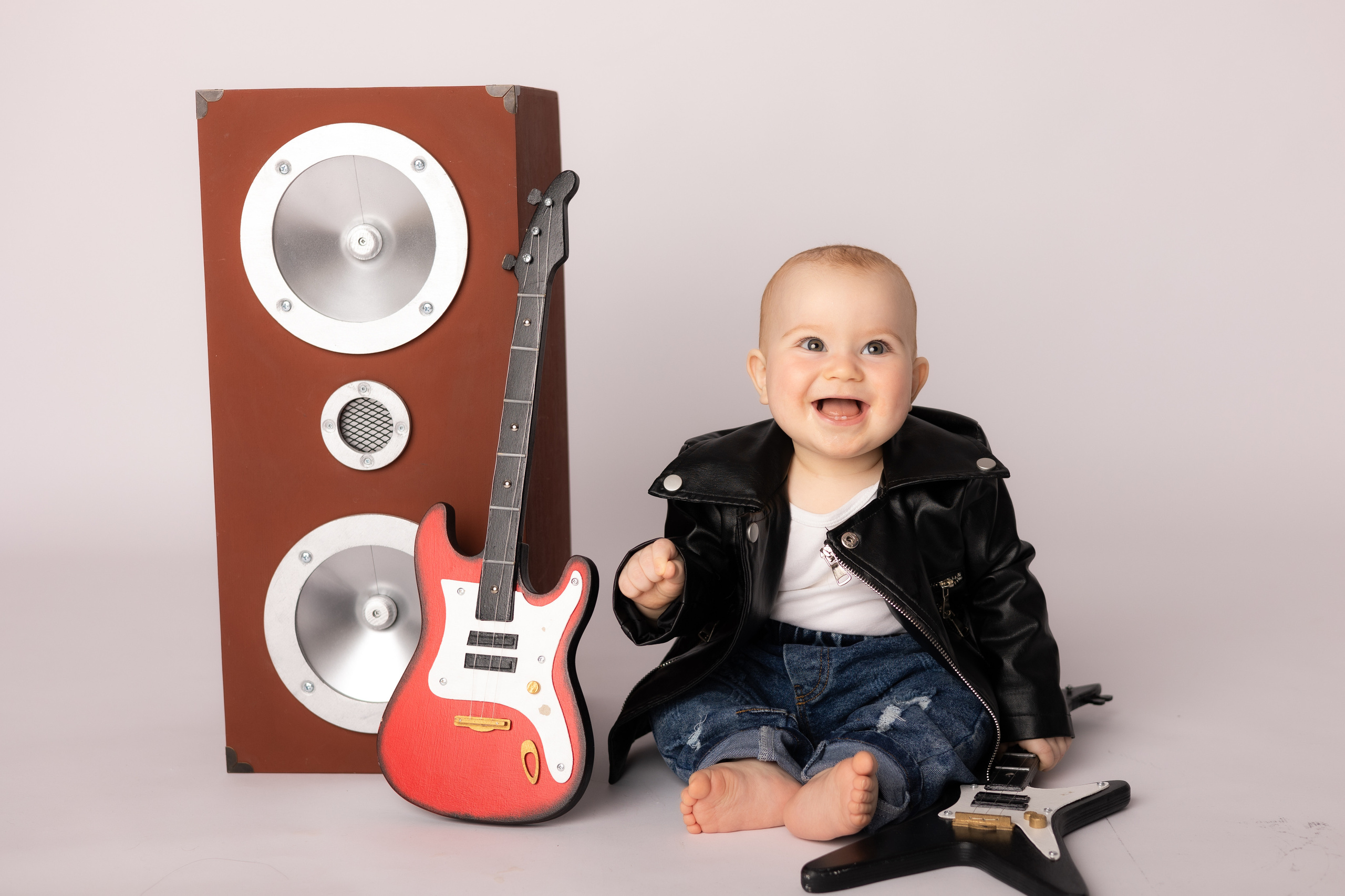 От 9 месяцев  - Фотограф новорожденных: магия детства в каждом снимке. Фотограф новорожденных: волшебные моменты первых дней жизни