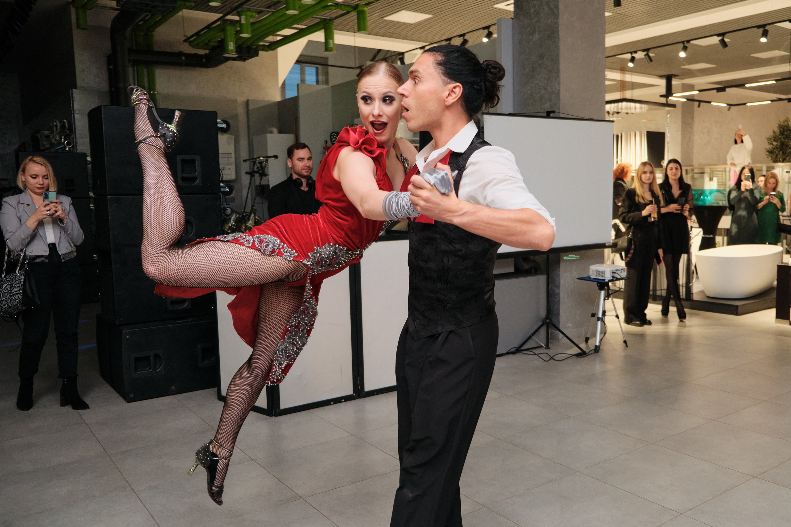 Открытие салона 100 градусов. Антон Ив