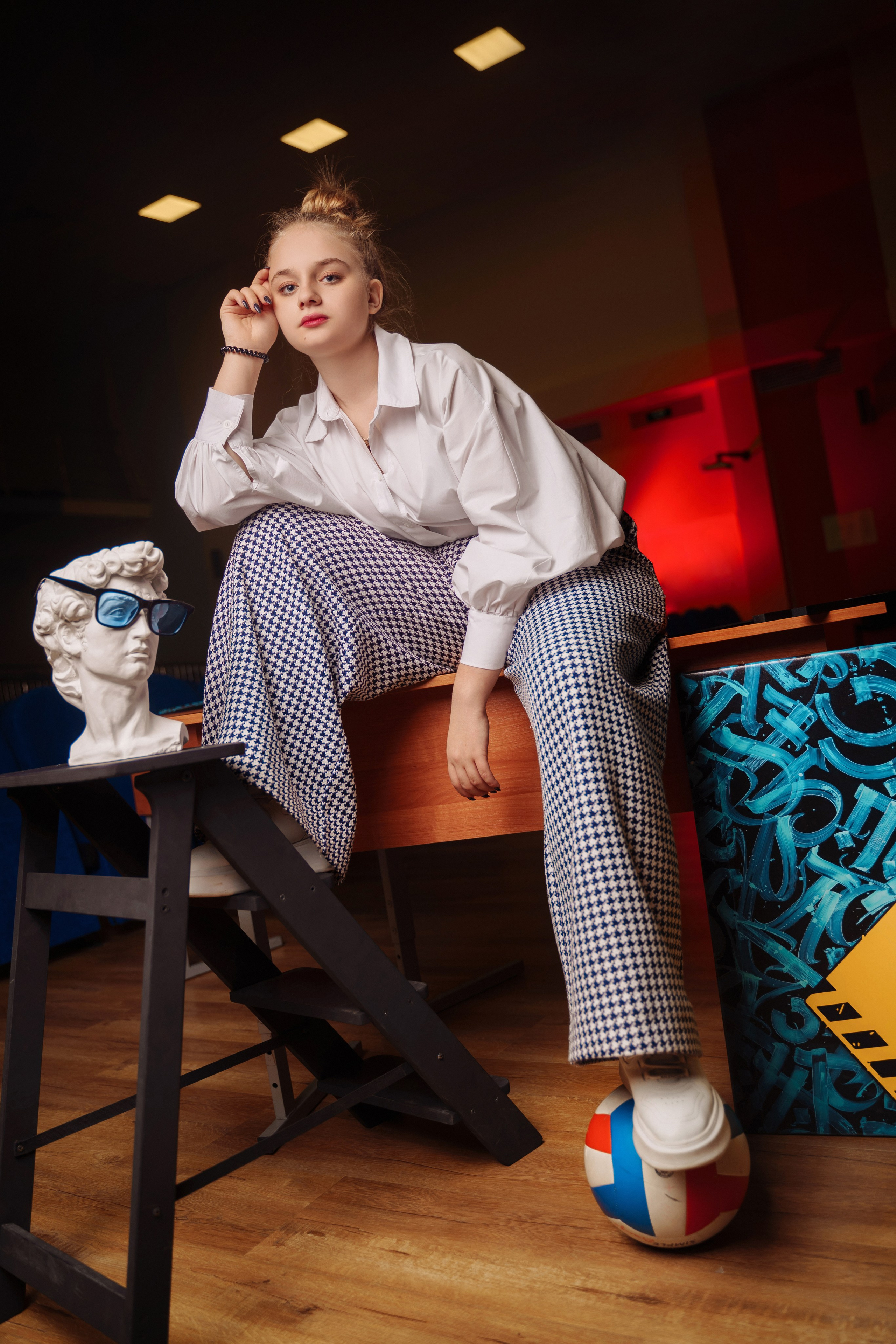 Тверь. Выпускные альбомы «под ключ» в оригинальном, авторском стиле. Фотограф на выпускной. Стильная и классически выдержанная съёмка. Школьные альбомы. Стильно. Современно. Никакого конвейера. Индивидуальный подход. Выпускная фотография. Последний звонок. Фото на выпускной. Школьный фотограф.