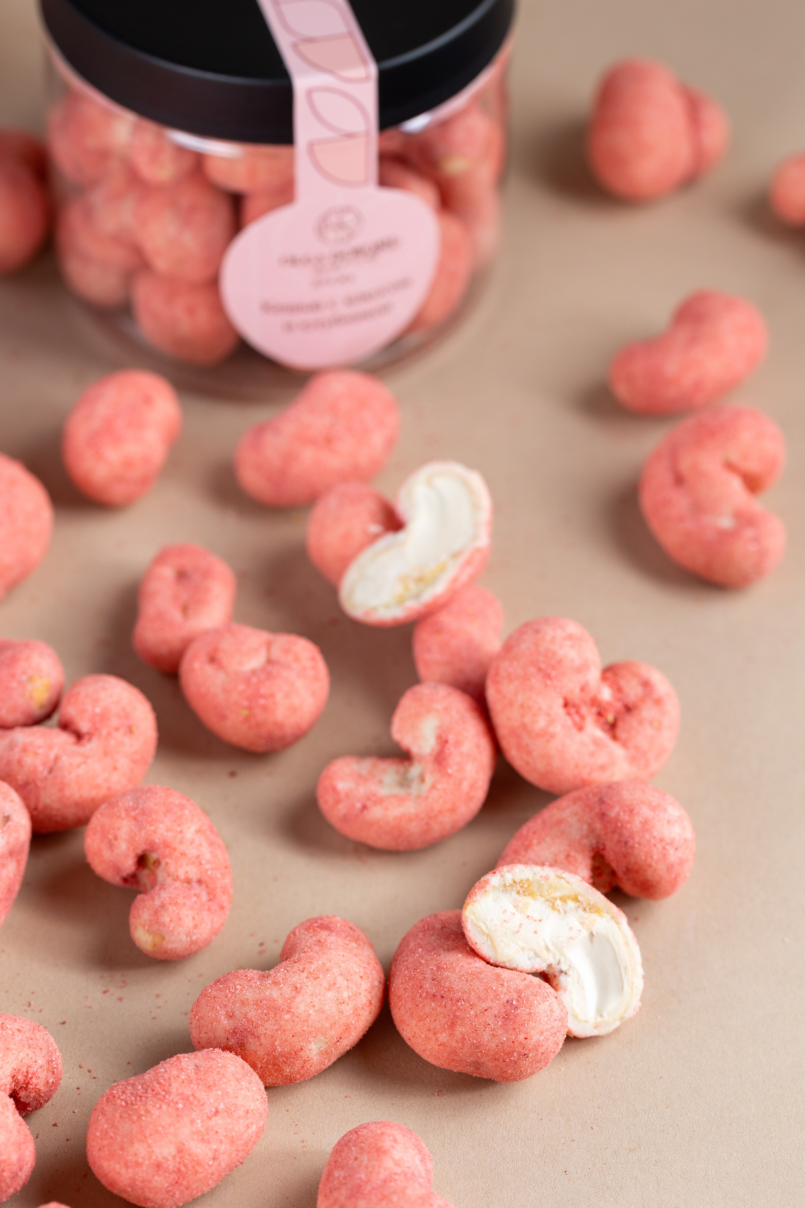 Карточки товара для маркетплейса «Ореховые драже». Ольга Панкова предметный и фуд-фотограф в Краснодаре