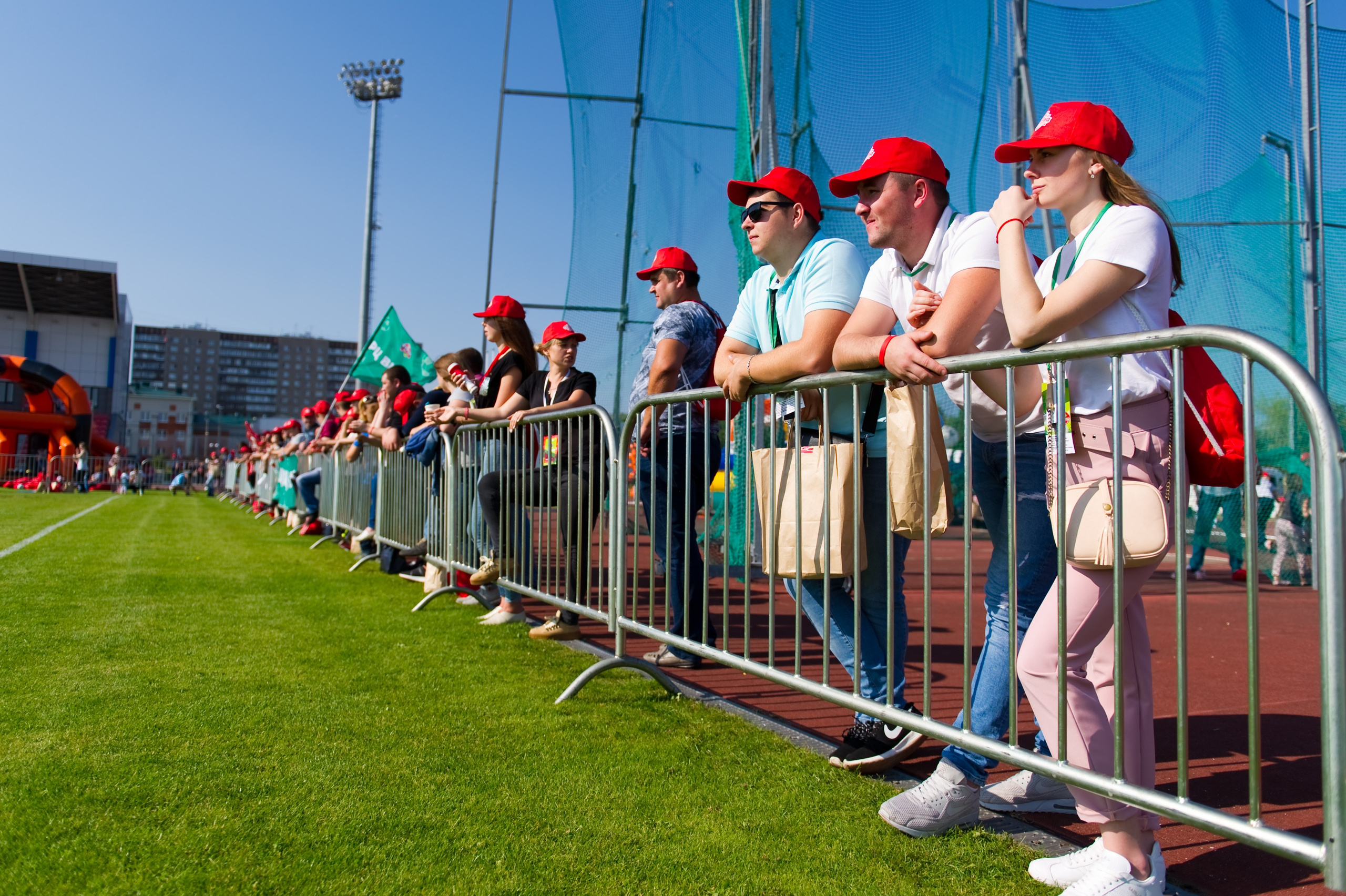 Турбофутбол (корпоративное соревнование «Пятерочки»). Репортажный фотограф и видеограф Слава Думчев. Тимбилдинги, отчетники, корпоративы