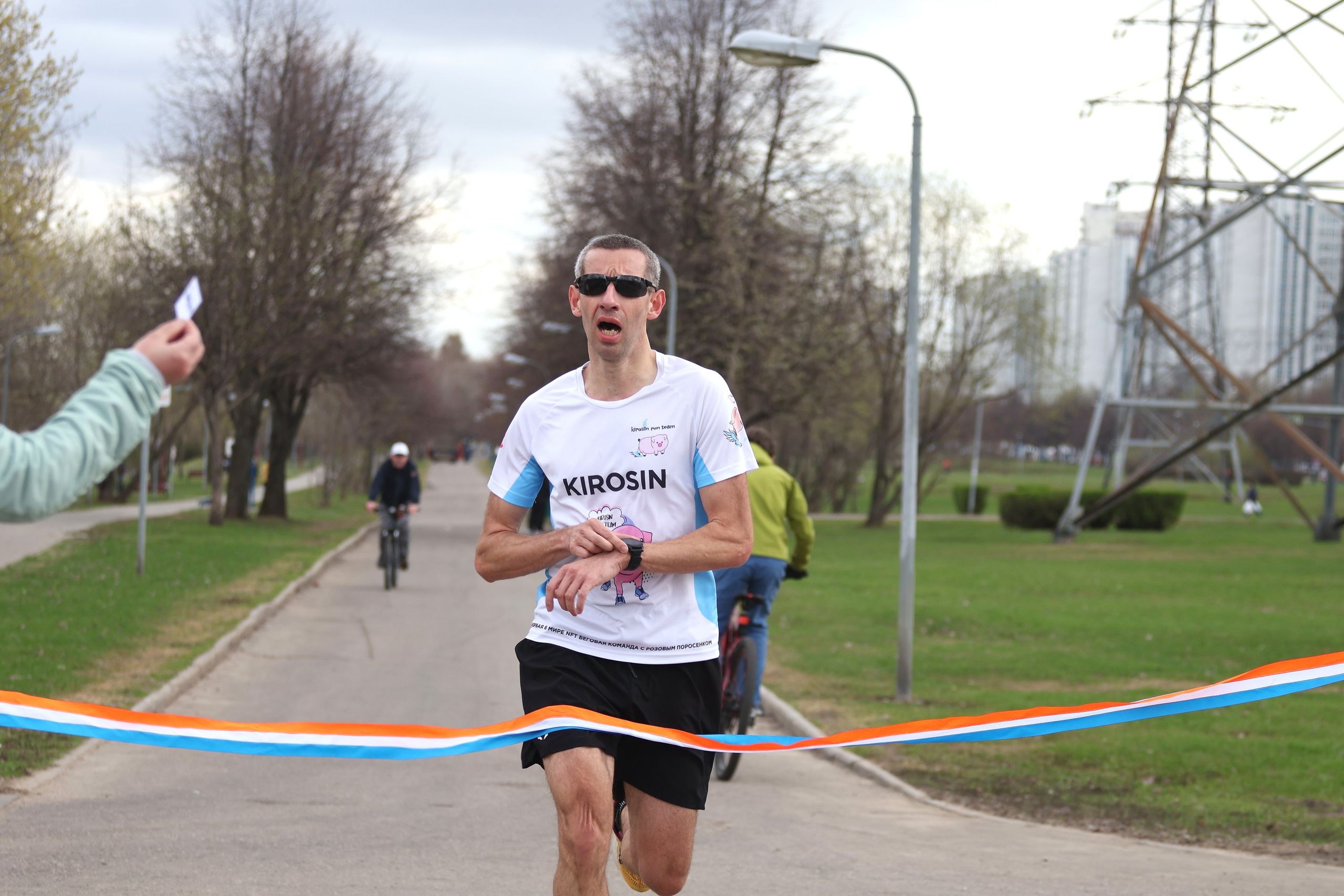 Забег «Контольная десятка» от RUN for PEOPLE. Спортивный и репортажный фотограф Ермакова Светлана