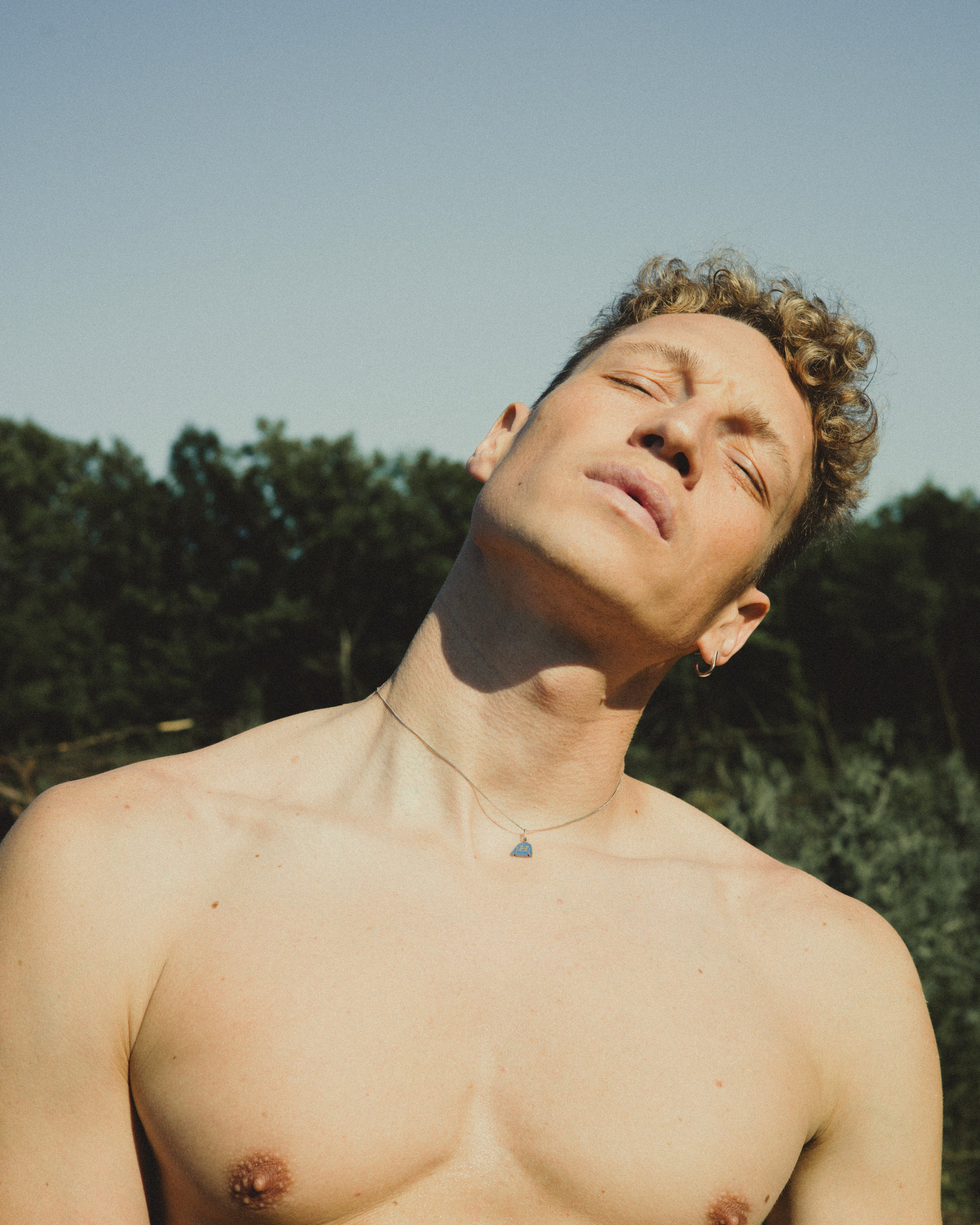 Парни. Male photographer