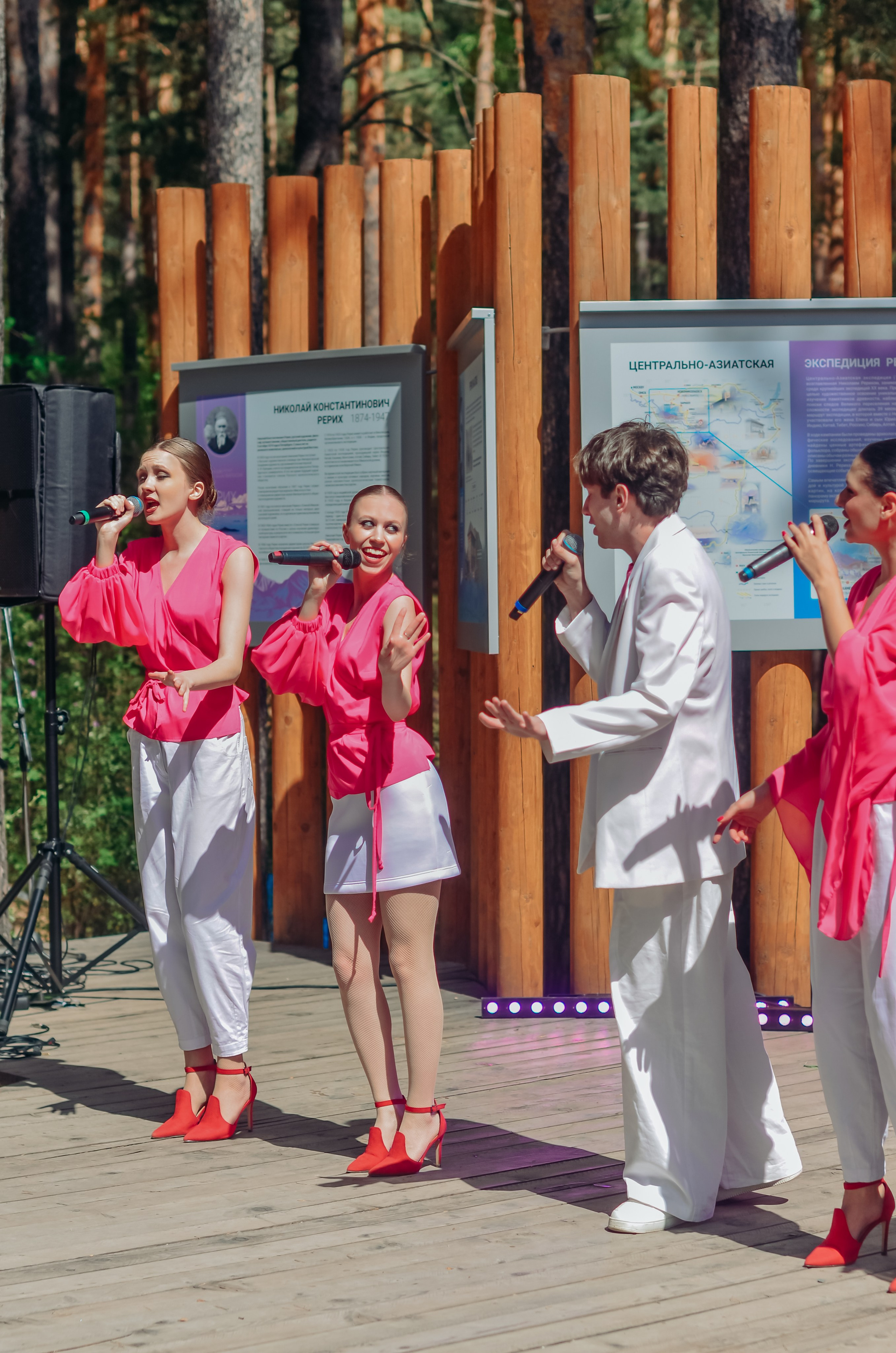 Фестиваль «Цветение Маральника на Алтае 2025». Фоторепортаж. Денисова Аля — фотограф для парных съемок и индивидуальных историй в Барнауле