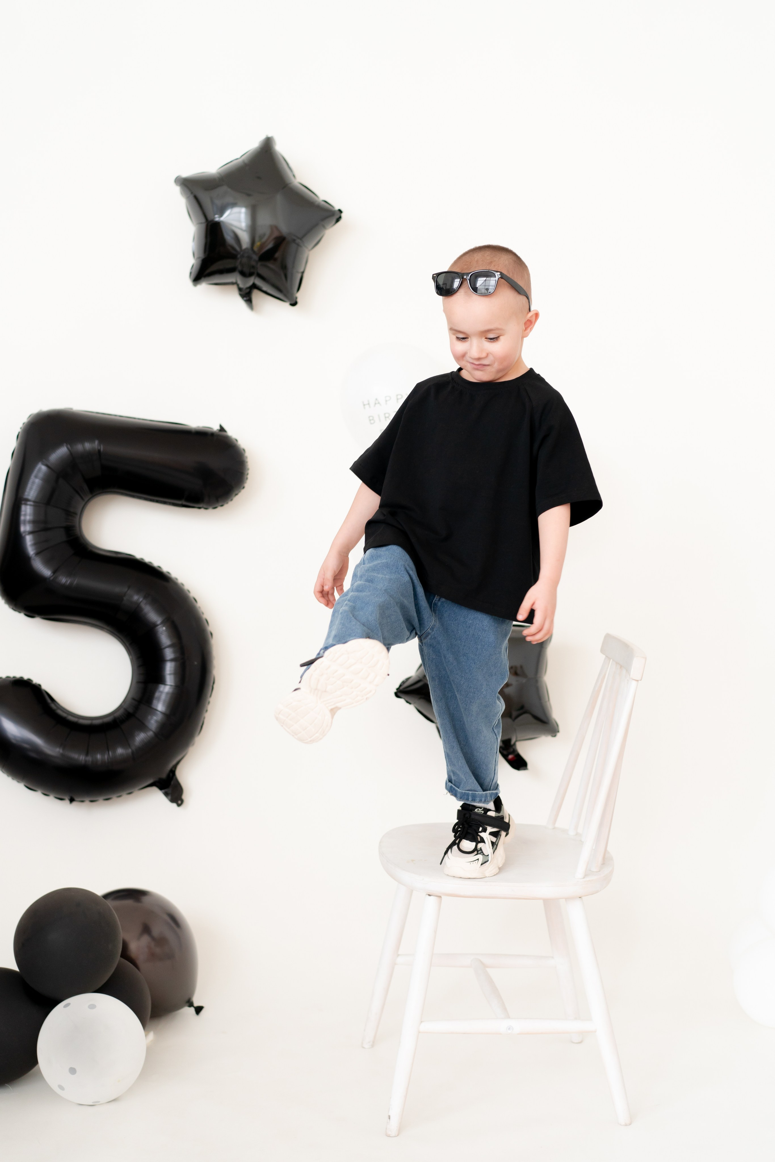 С Днём Рождения ребенка, портрет. Детская, семейная фотостудия в Санкт-Петербурге