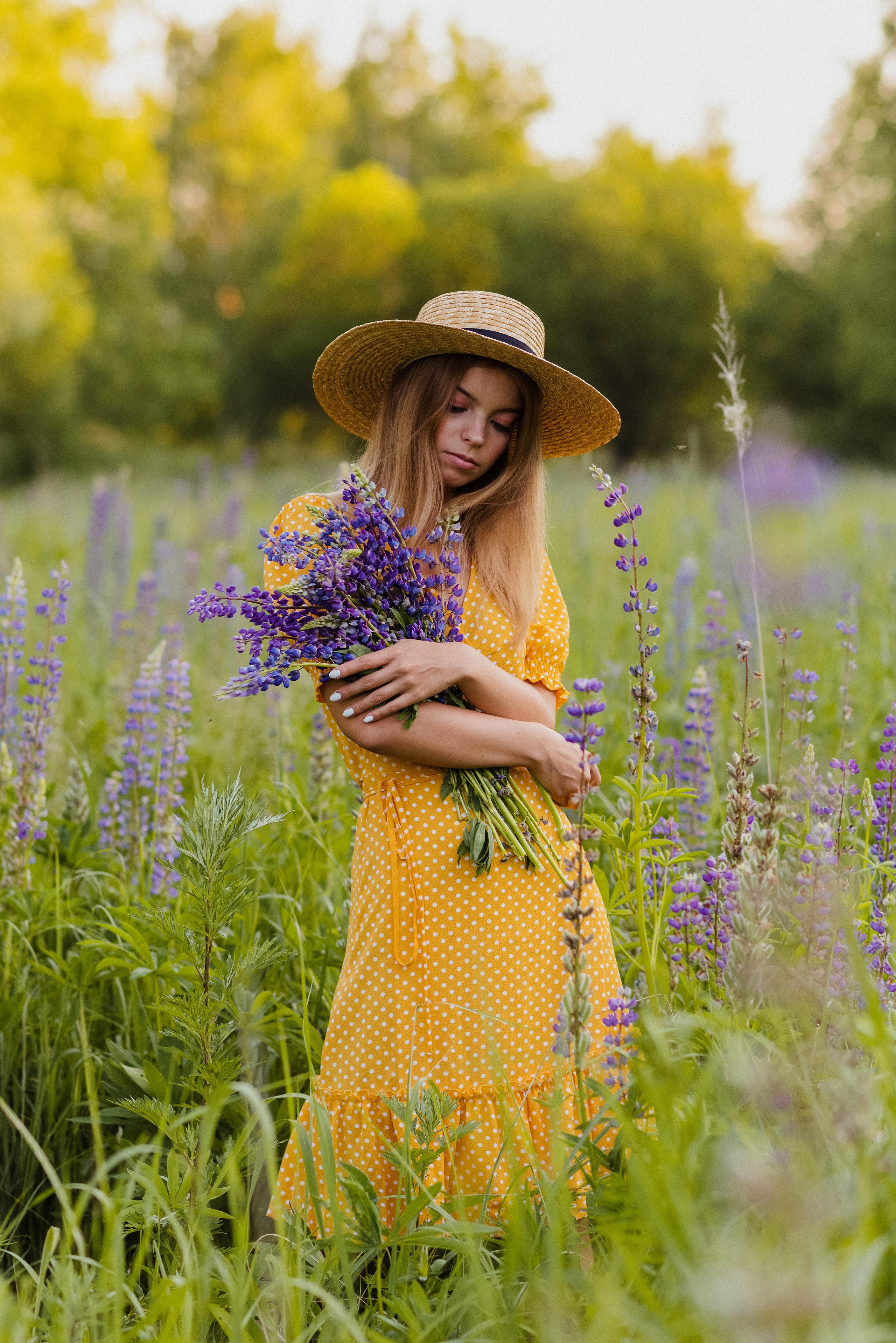 Полина в люпинах. Свадебный фотограф в Москве Анна Полушина