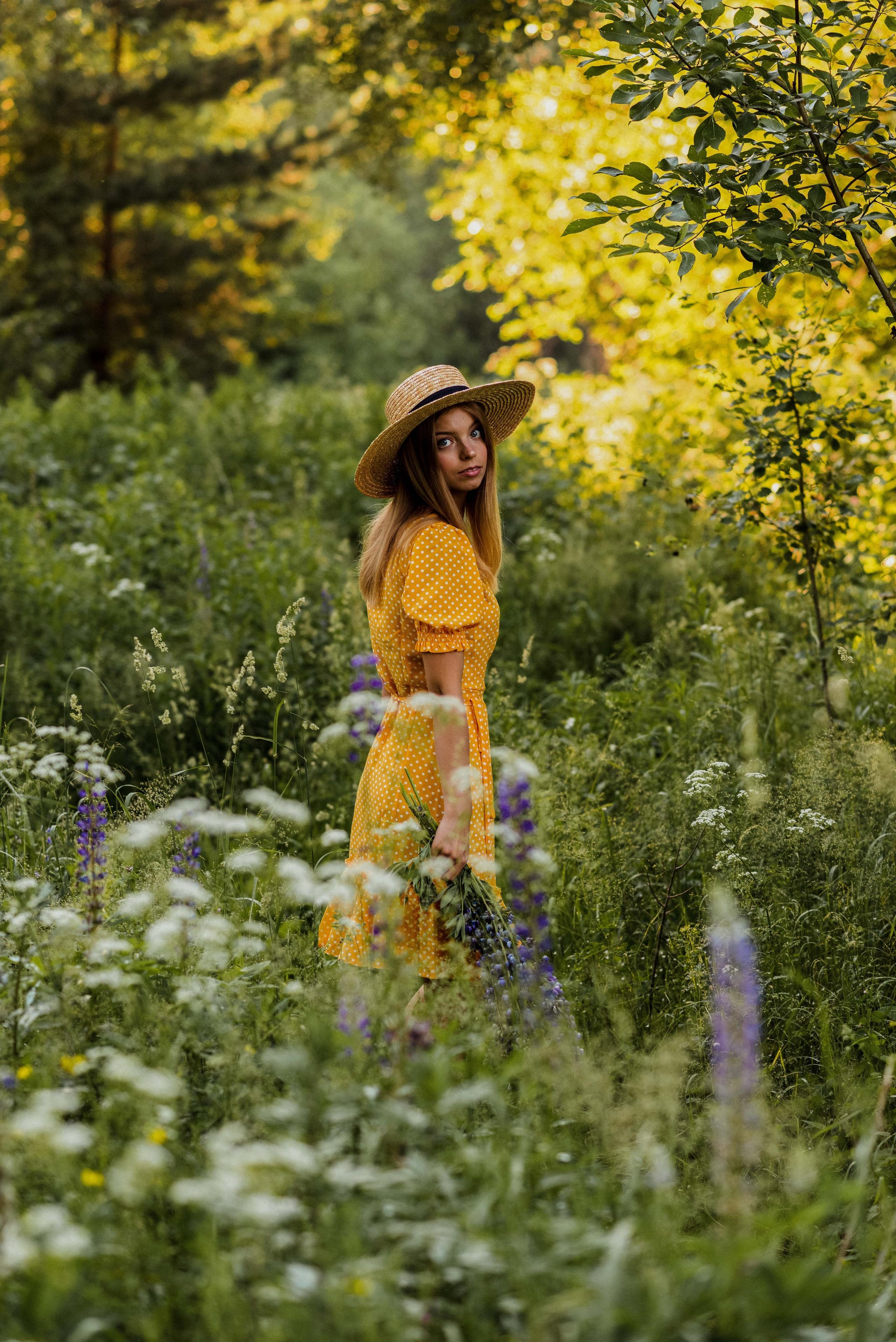Полина в люпинах. Свадебный фотограф в Москве Анна Полушина