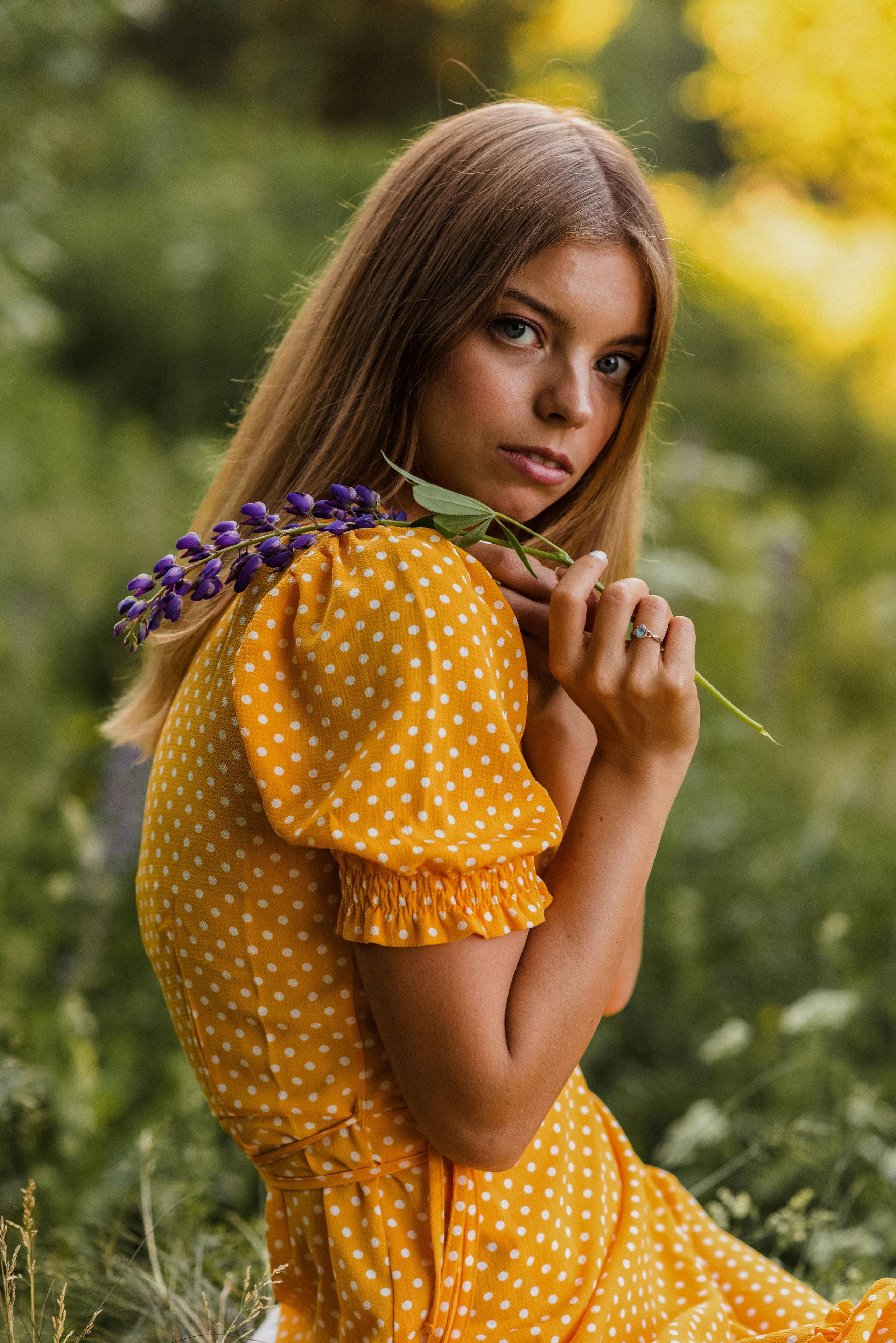 Полина в люпинах. Свадебный фотограф в Москве Анна Полушина