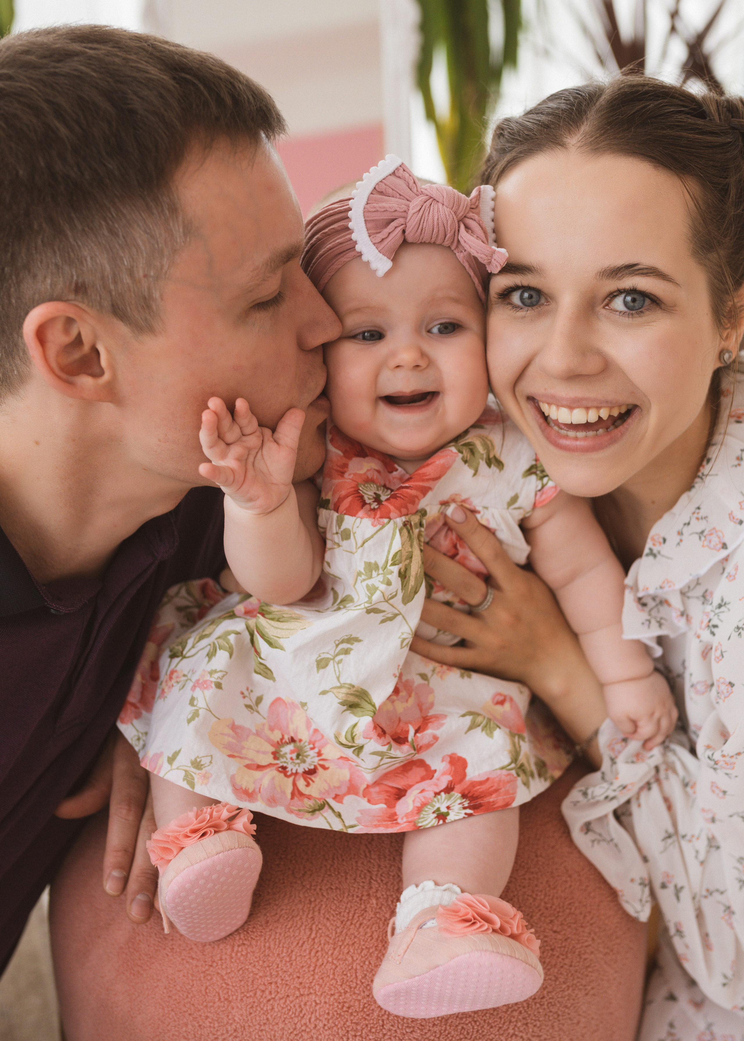 Семейная фотосессия в студии в Москве, семейный фотограф Анна Полушина. Свадебный фотограф в Москве Анна Полушина