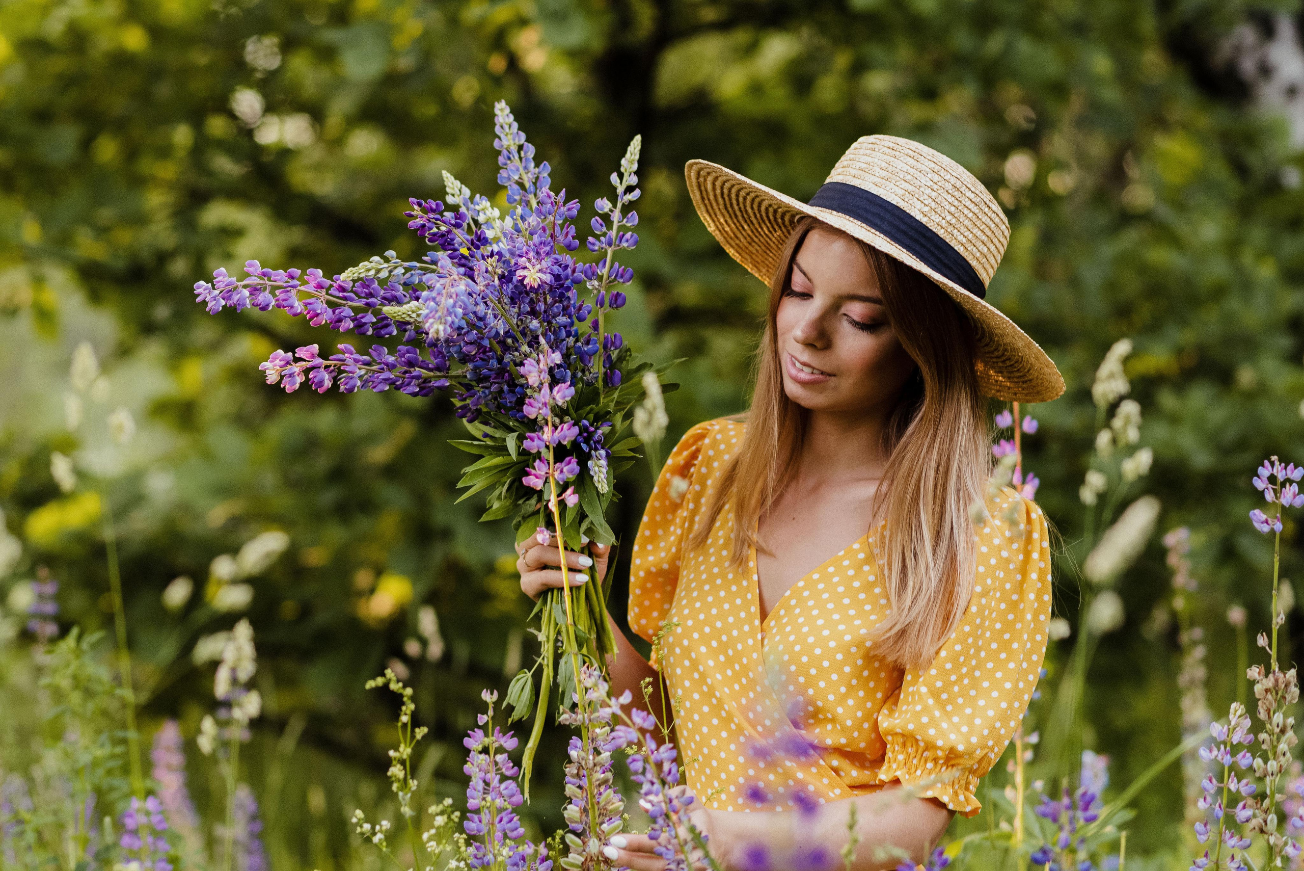 Полина в люпинах. Свадебный фотограф в Москве Анна Полушина